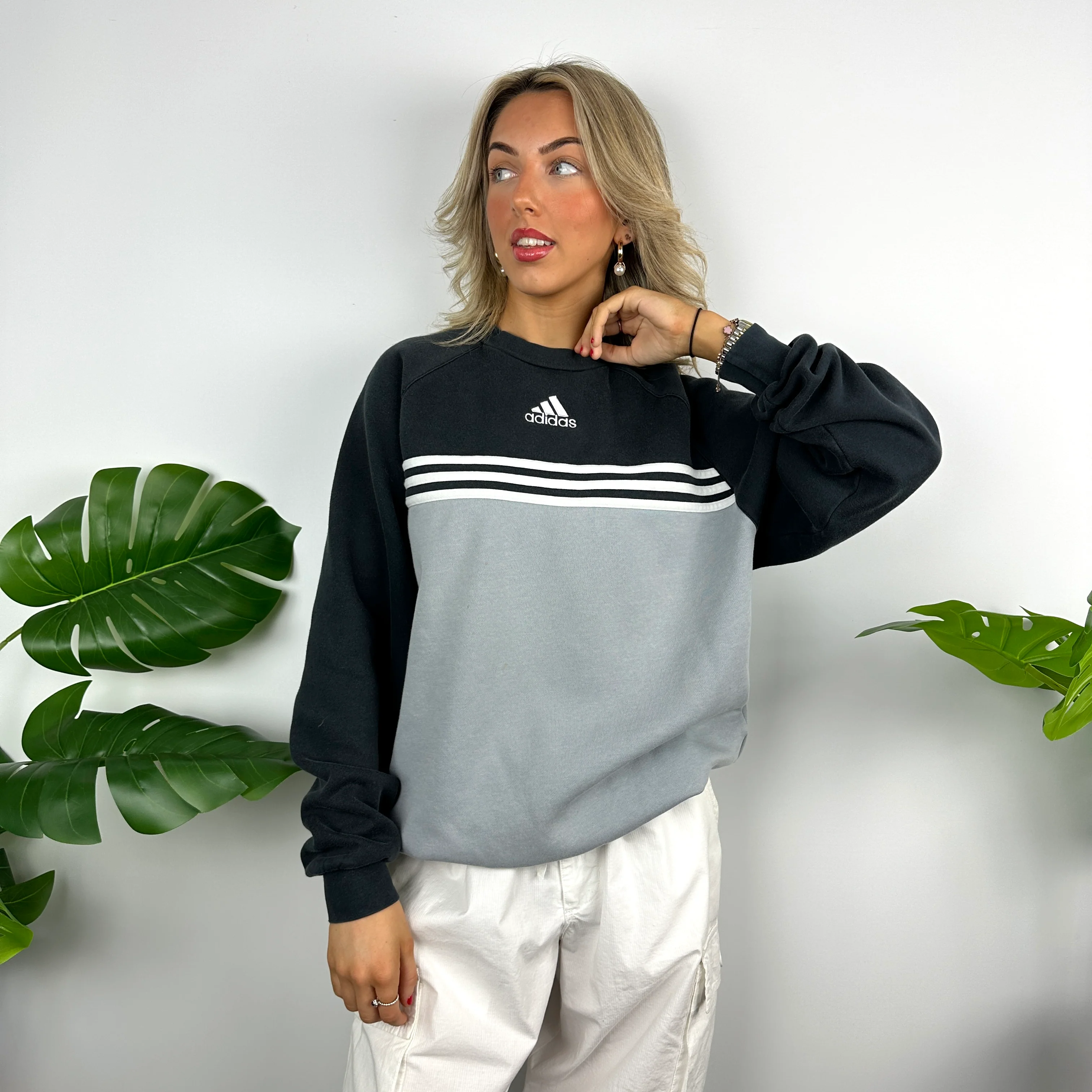 Adidas Black & Grey Embroidered Spell Out Sweatshirt (M) - Image 4