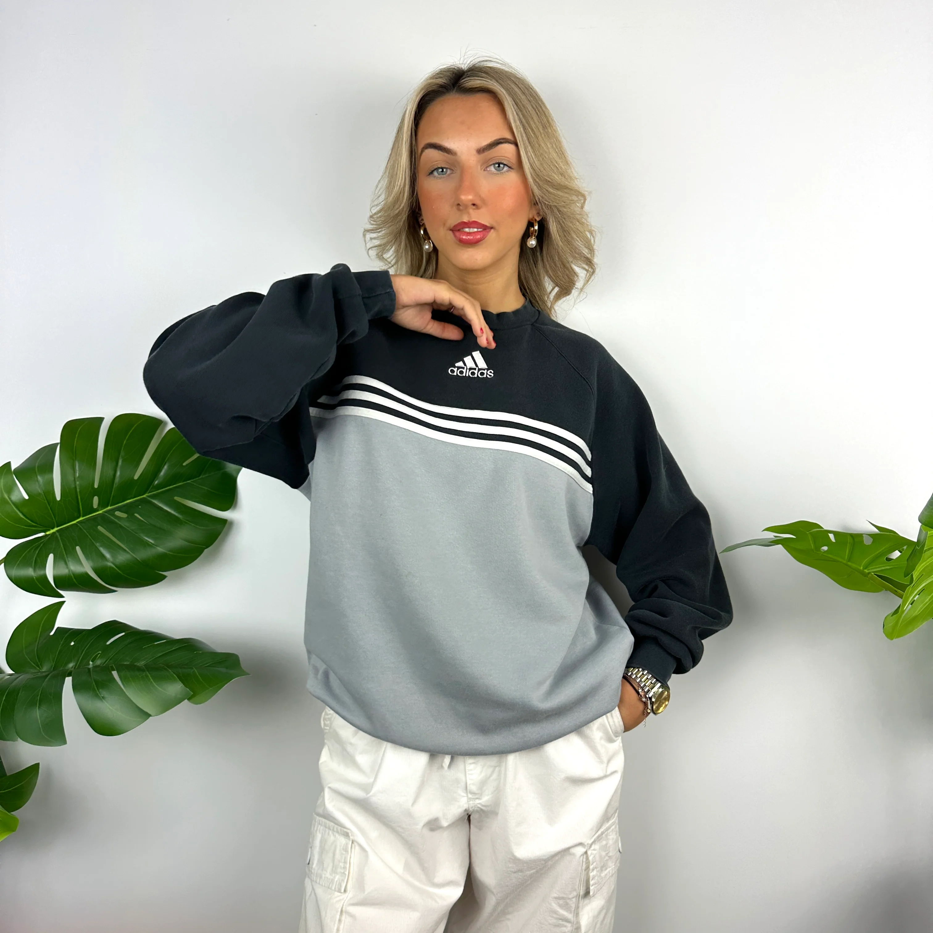 Adidas Black & Grey Embroidered Spell Out Sweatshirt (M) - Image 6