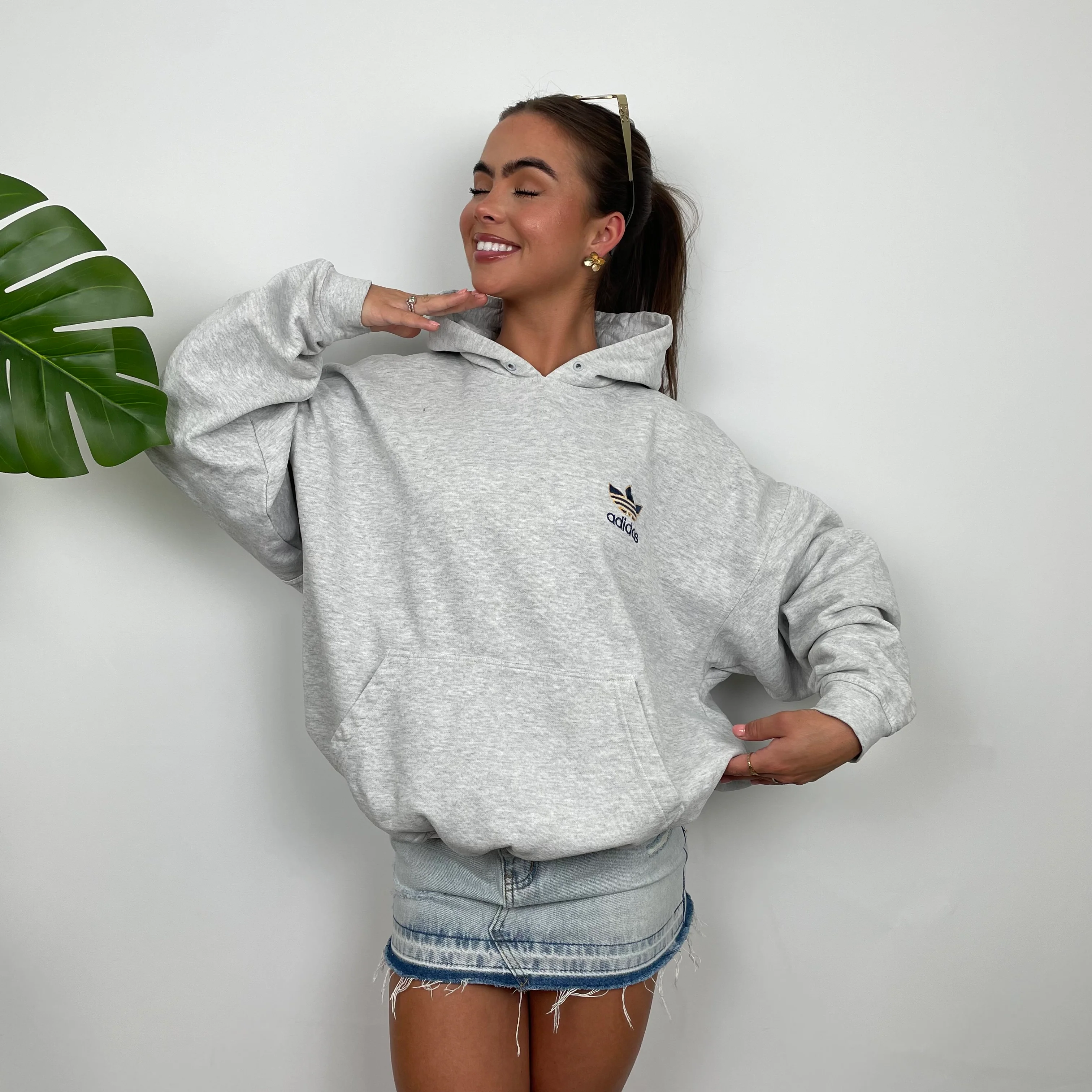 Adidas Grey Embroidered Spell Out Hoodie (M) - Image 5