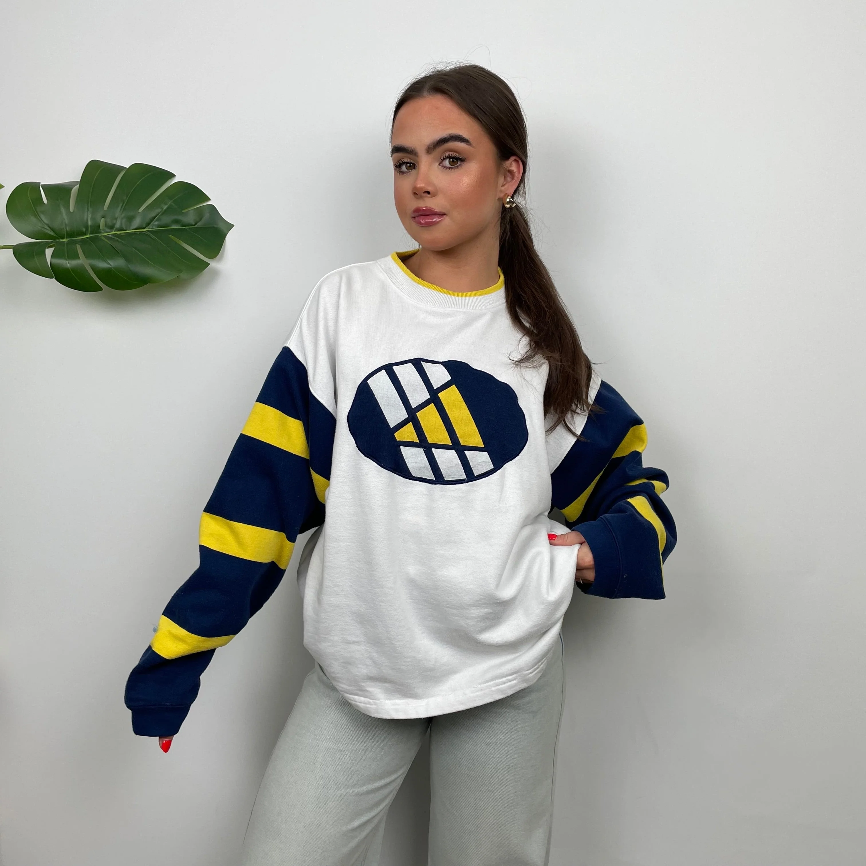 Adidas RARE White Embroidered Logo Sweatshirt (M) - Image 3