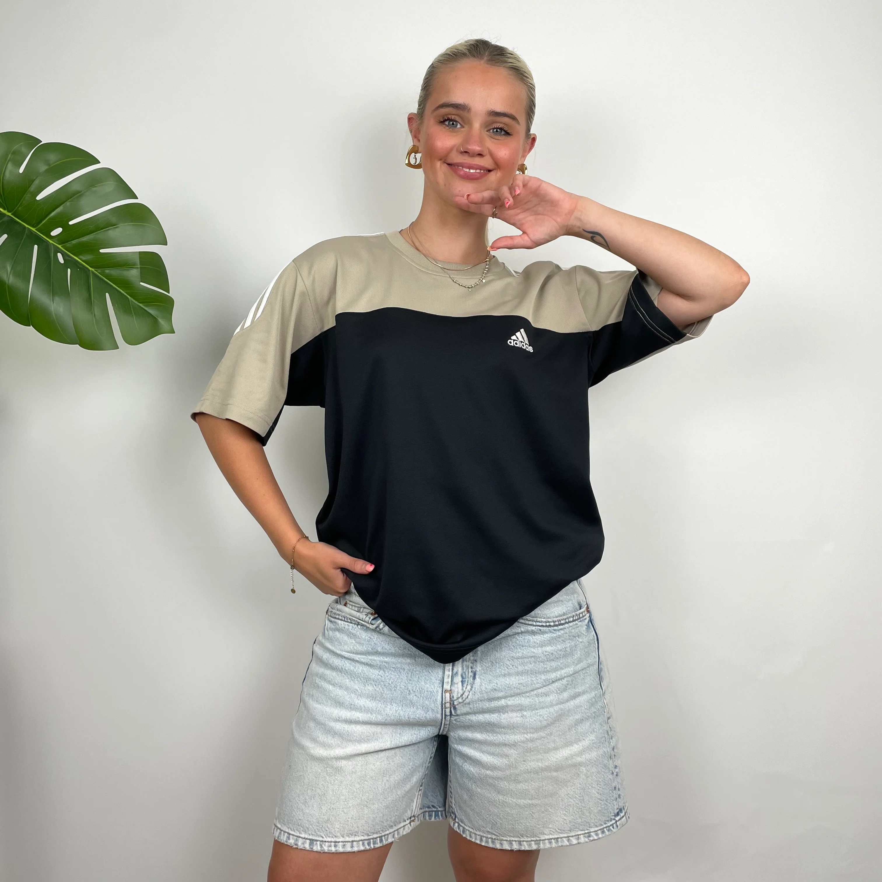 Adidas Tan and Black Embroidered Spell Out T Shirt (M) - Image 4