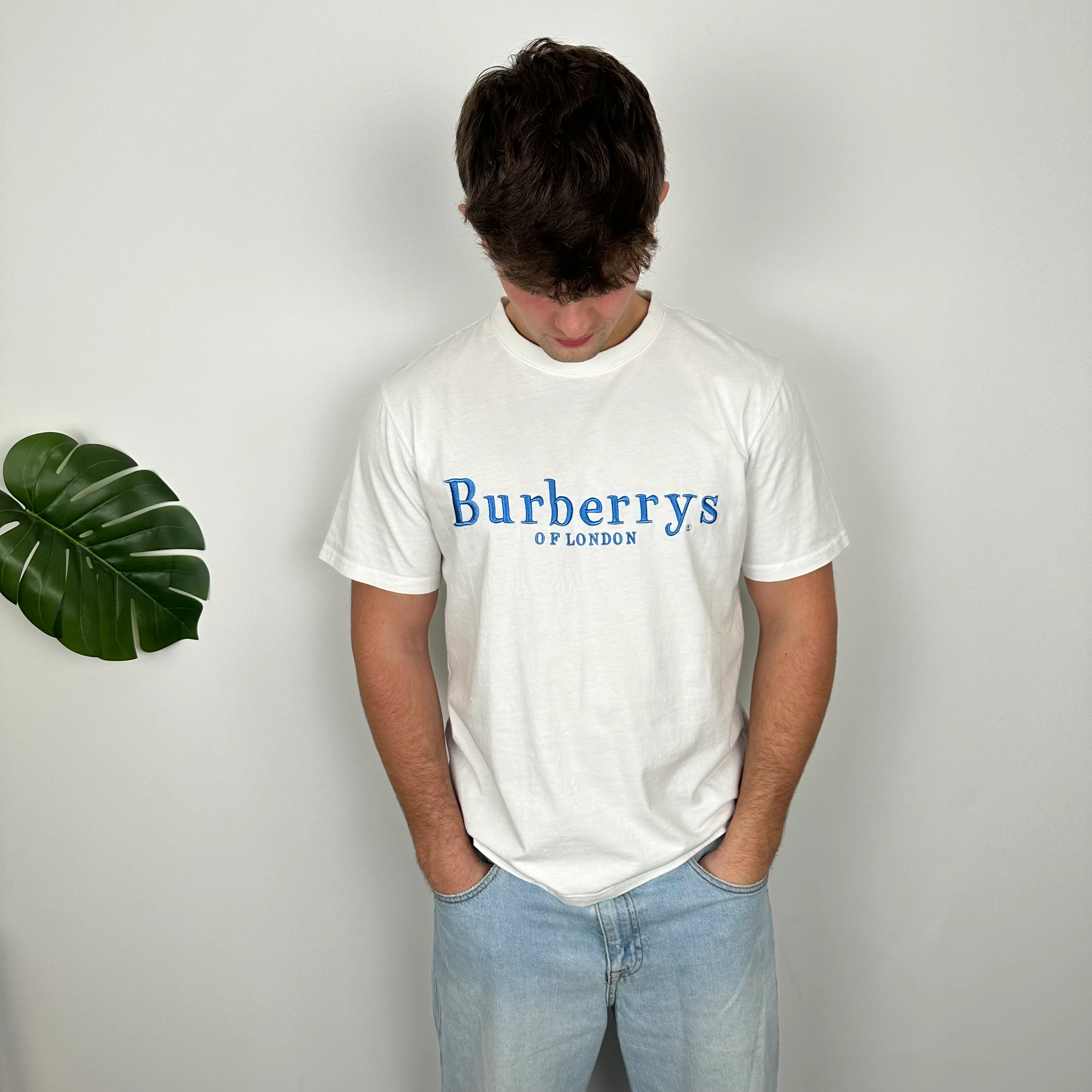 Burberry White Embroidered Spell Out T Shirt (L) - Image 3