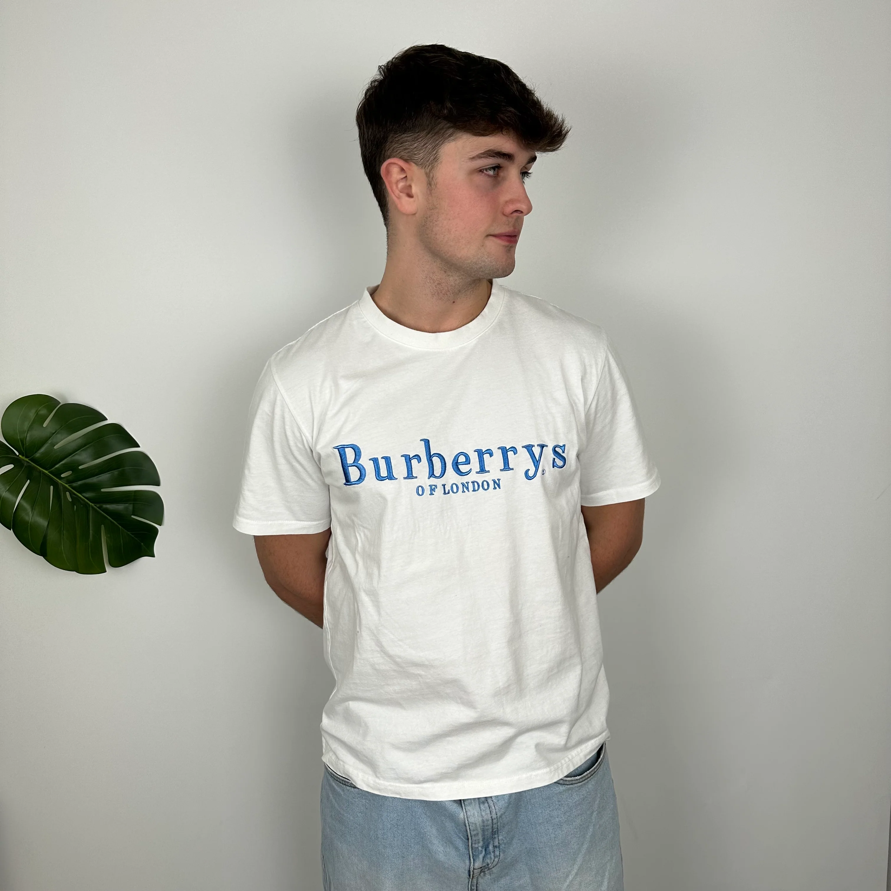 Burberry White Embroidered Spell Out T Shirt (L) - Image 4