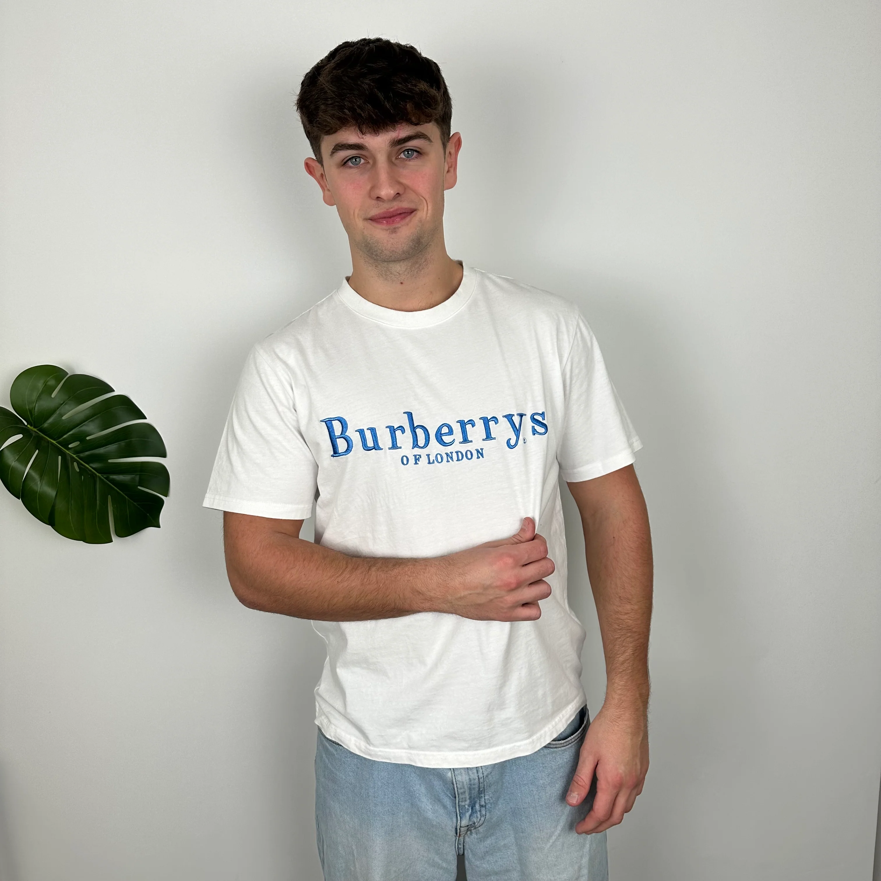 Burberry White Embroidered Spell Out T Shirt (L) - Image 5