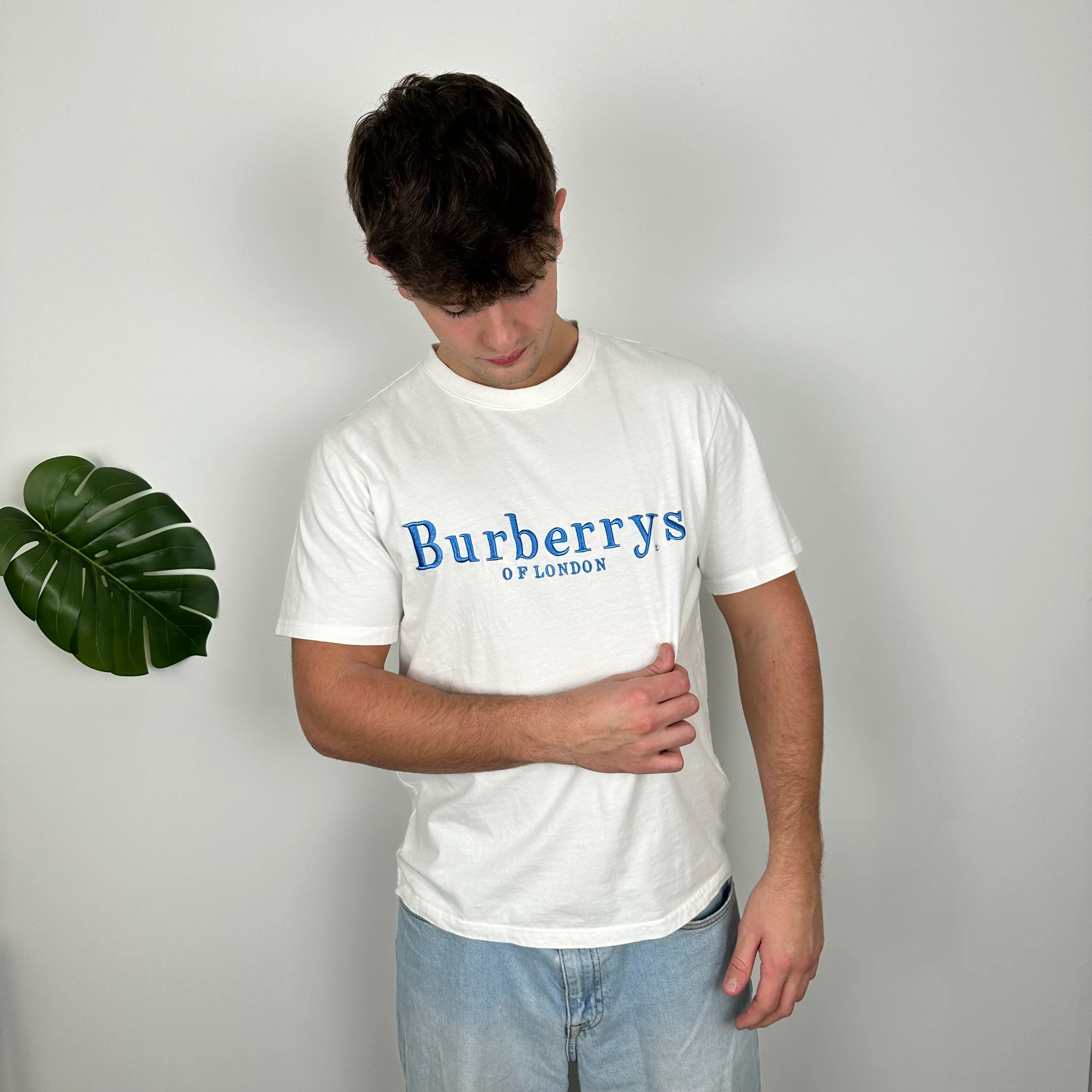 Burberry White Embroidered Spell Out T Shirt (L) - Image 6