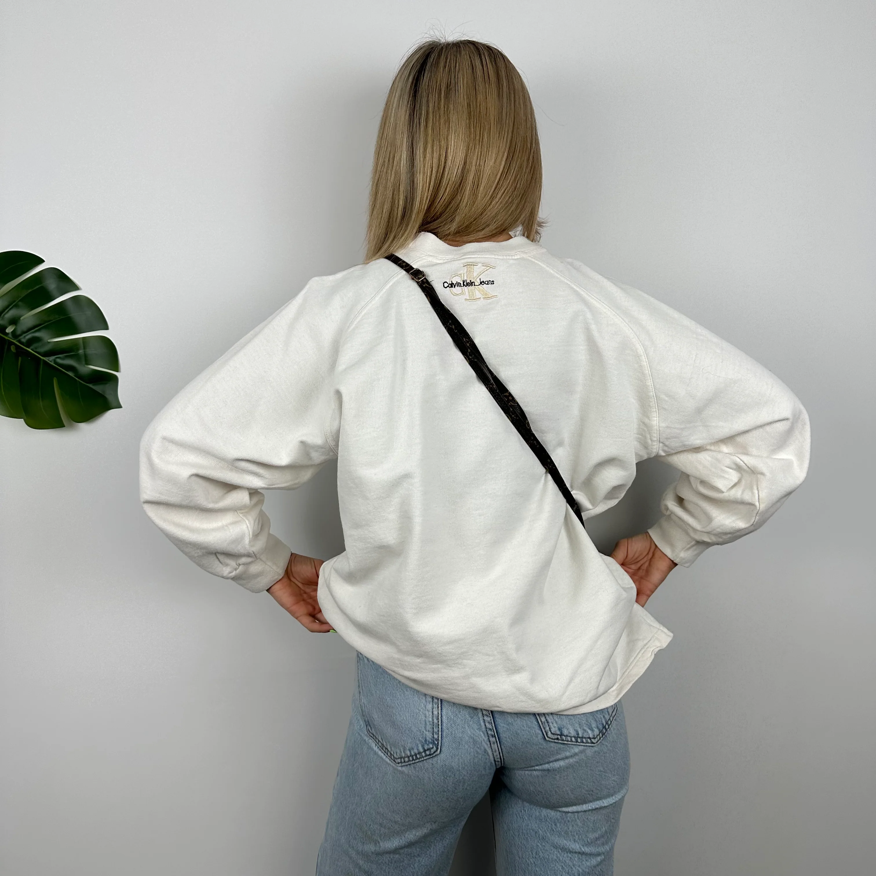 Calvin Klein RARE Cream Embroidered Spell Out Sweatshirt (M) - Image 4