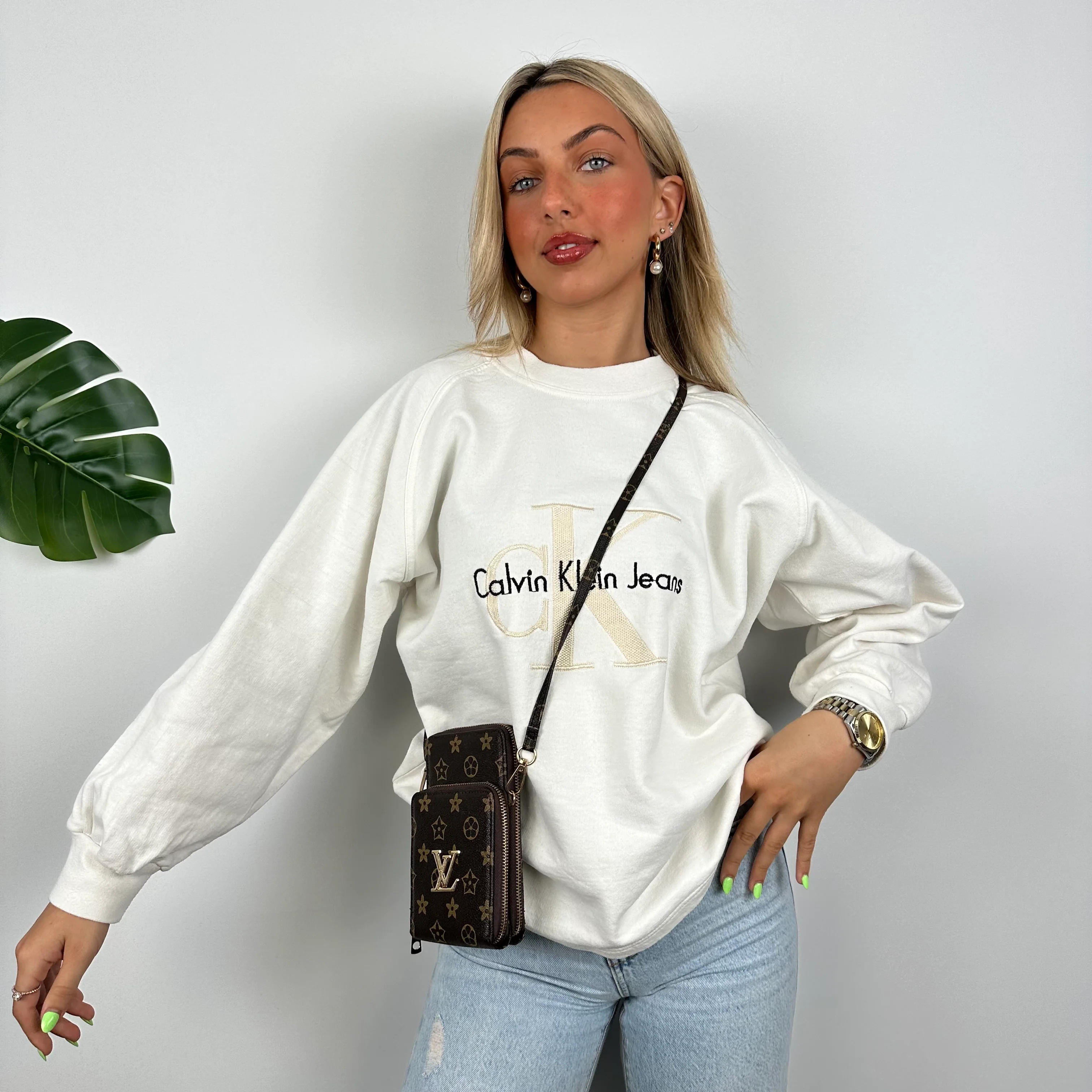 Calvin Klein RARE Cream Embroidered Spell Out Sweatshirt (M) - Image 7