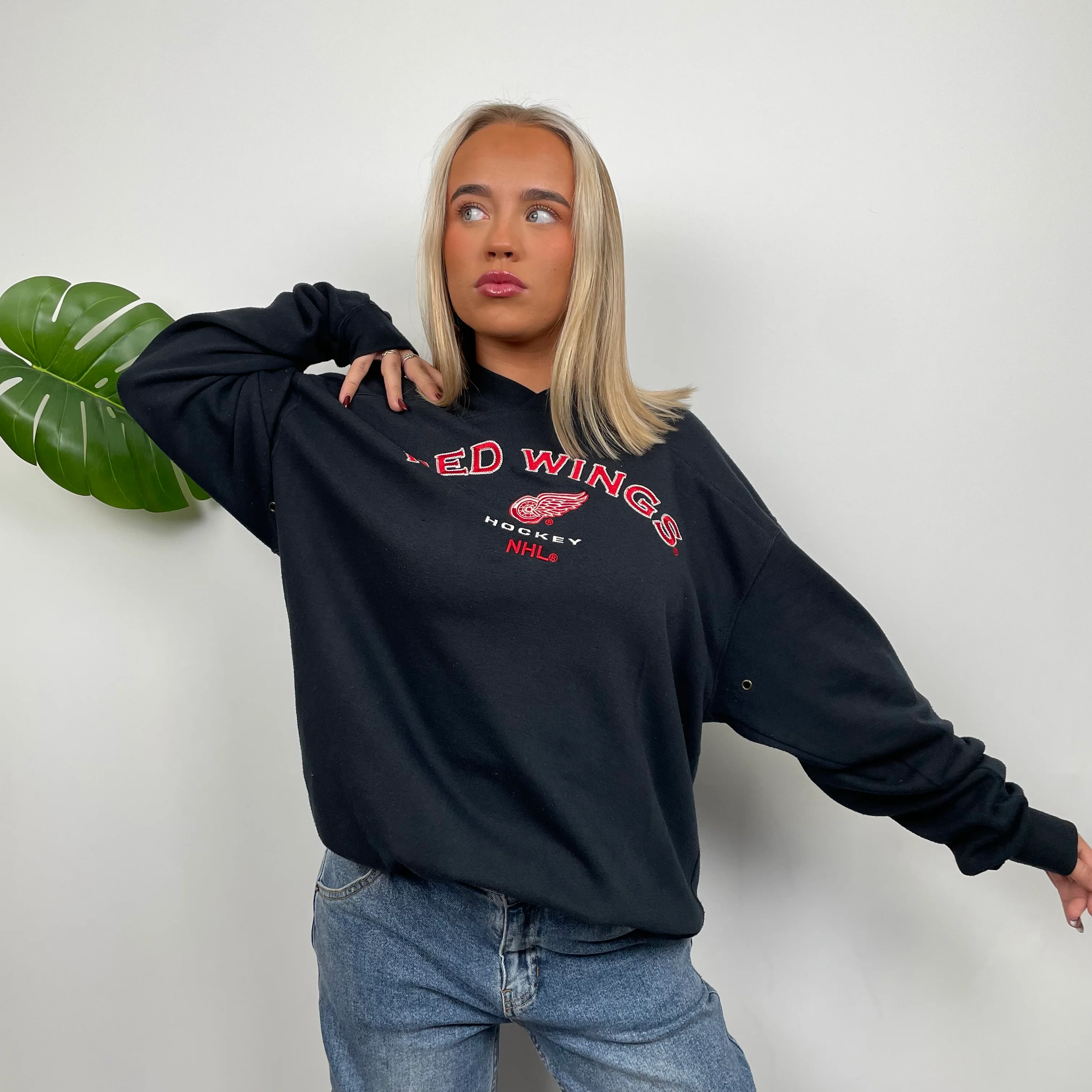 Detroit Redwings RARE Black Embroidered Spell Out Sweatshirt (XXL) - Image 2