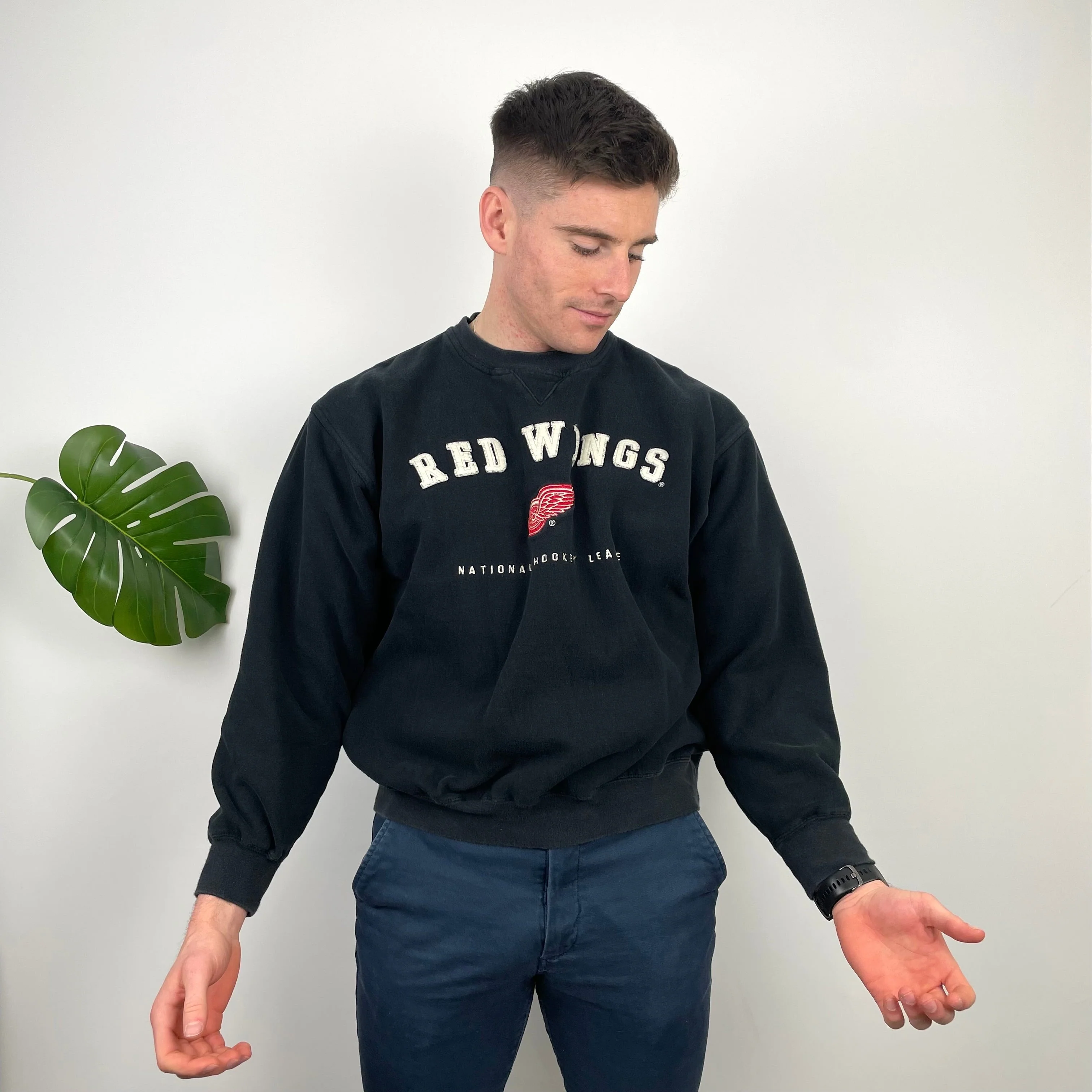 Detroit Redwings RARE Black Embroidered Spell Out Sweatshirt (M) - Image 4