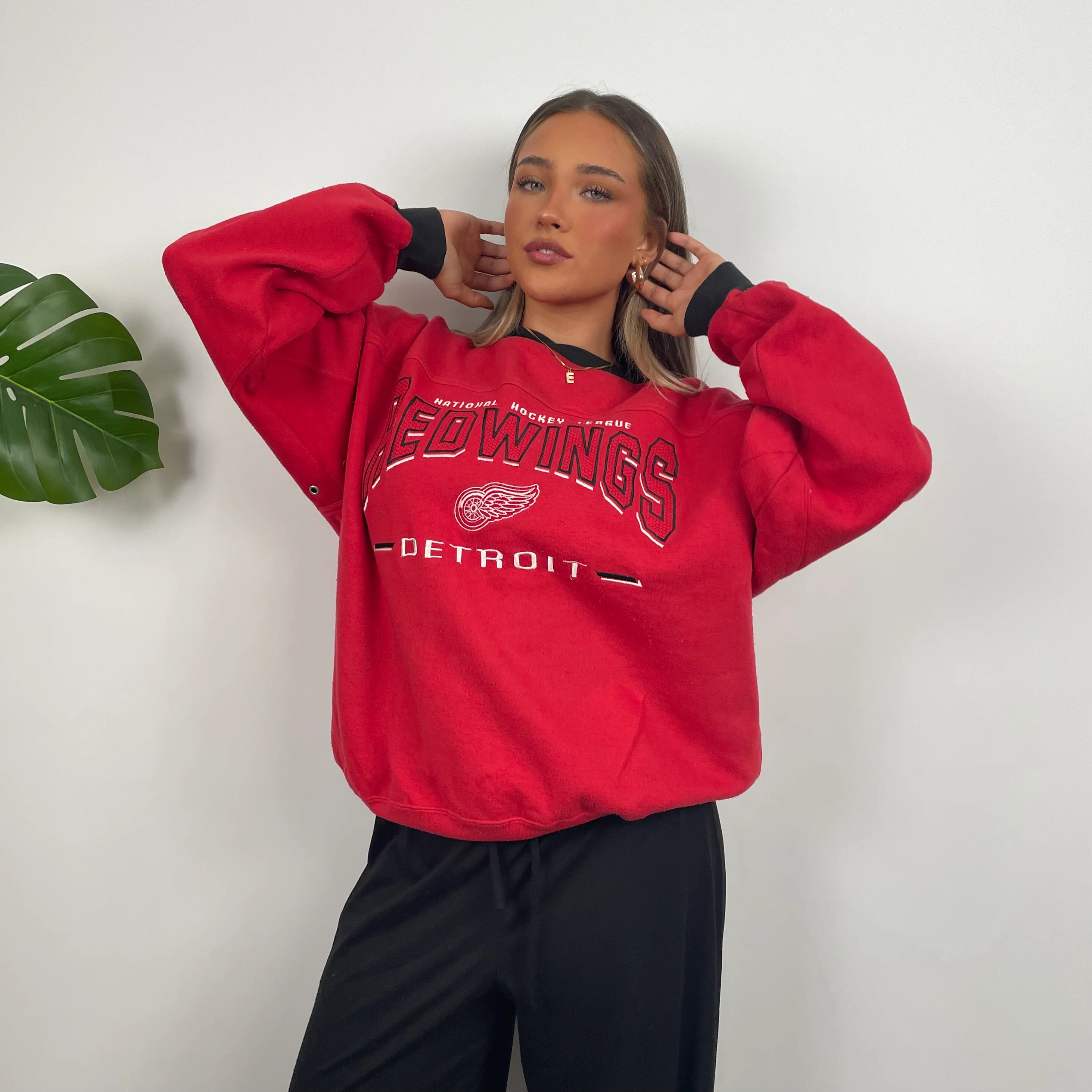 Detroit Redwings RARE Red Embroidered Spell Out Sweatshirt (M) - Image 4