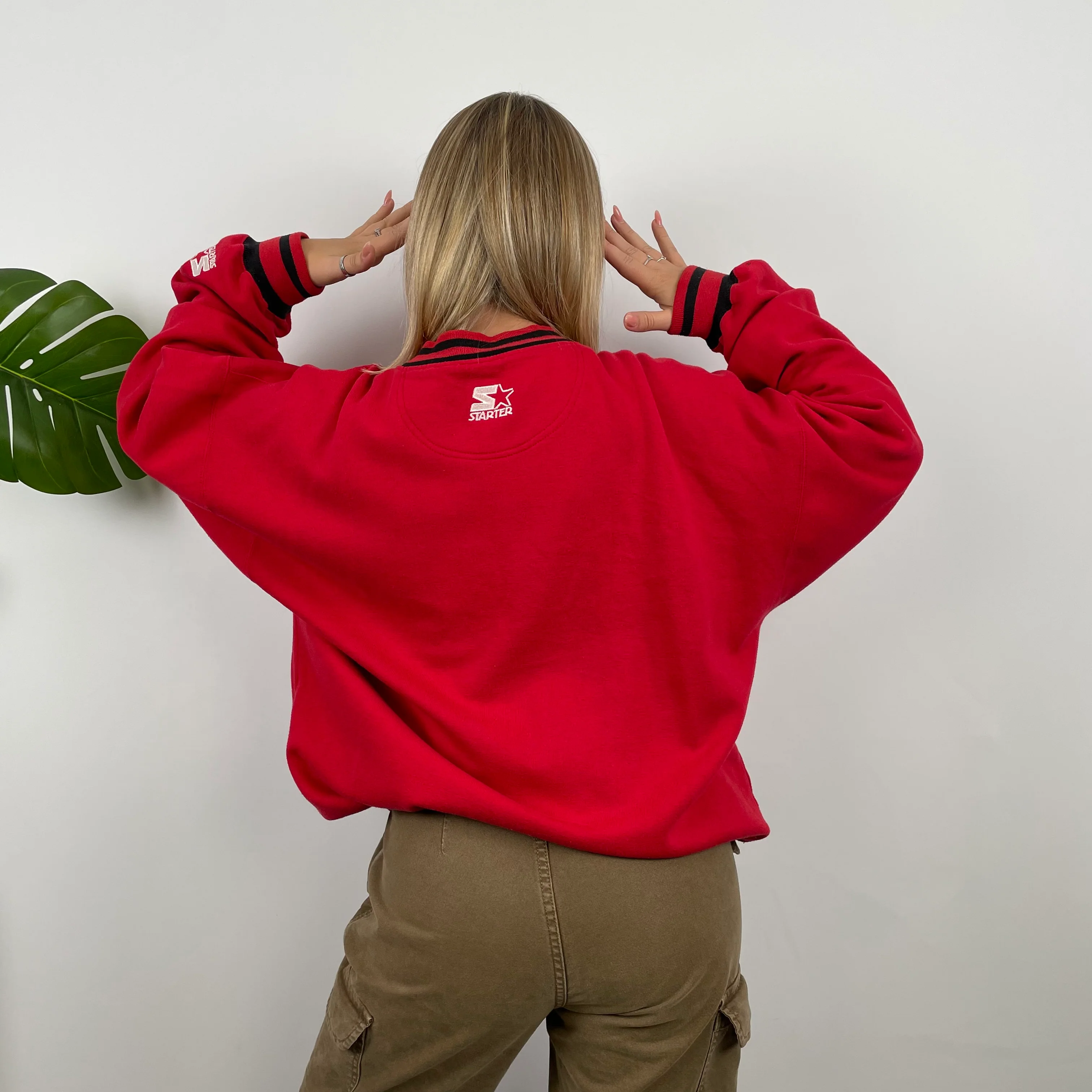 Detroit Redwings RARE Red Embroidered Spell Out Sweatshirt (M) - Image 7