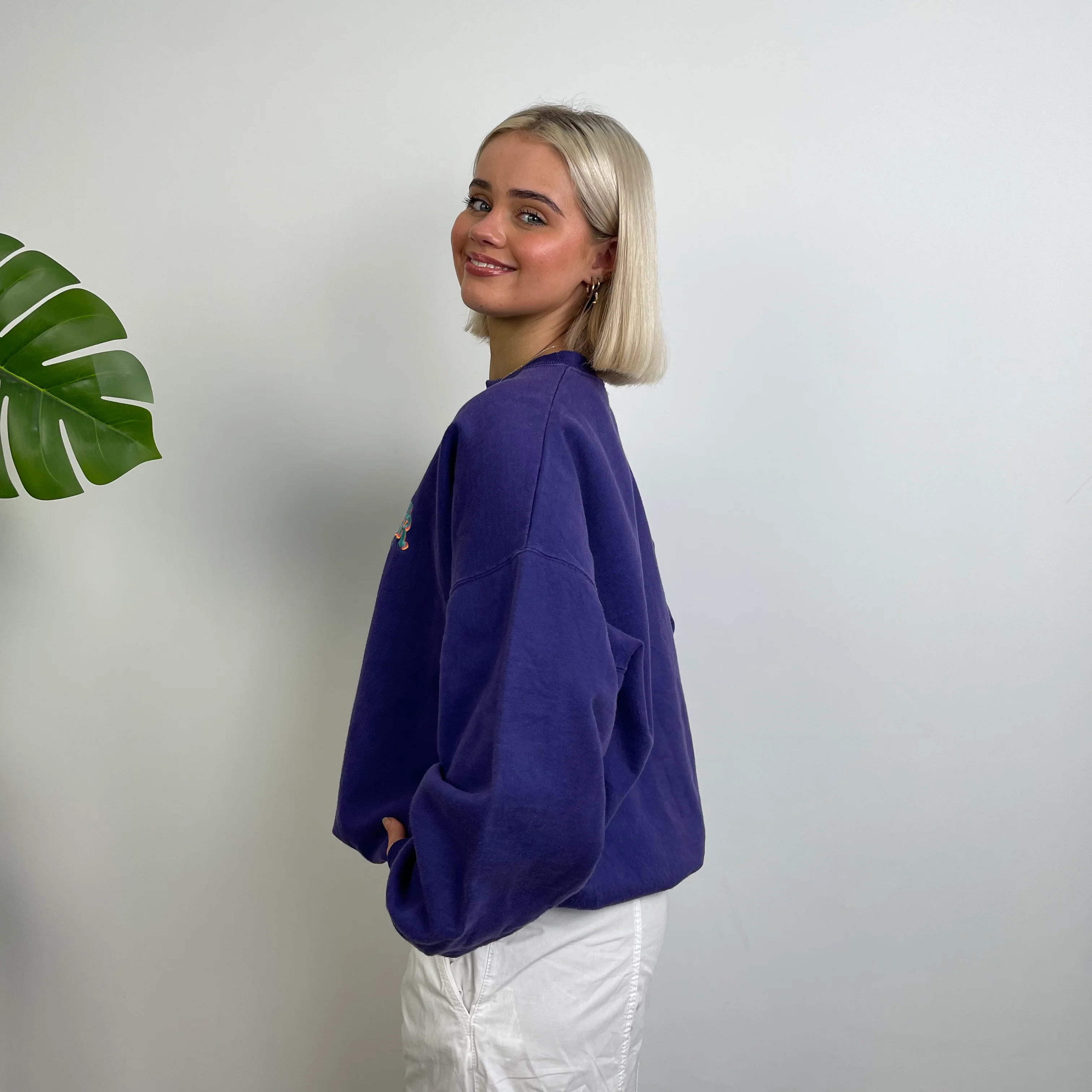 Hard Rock Cafe Sydney Purple Spell Out Sweatshirt (M) - Image 6