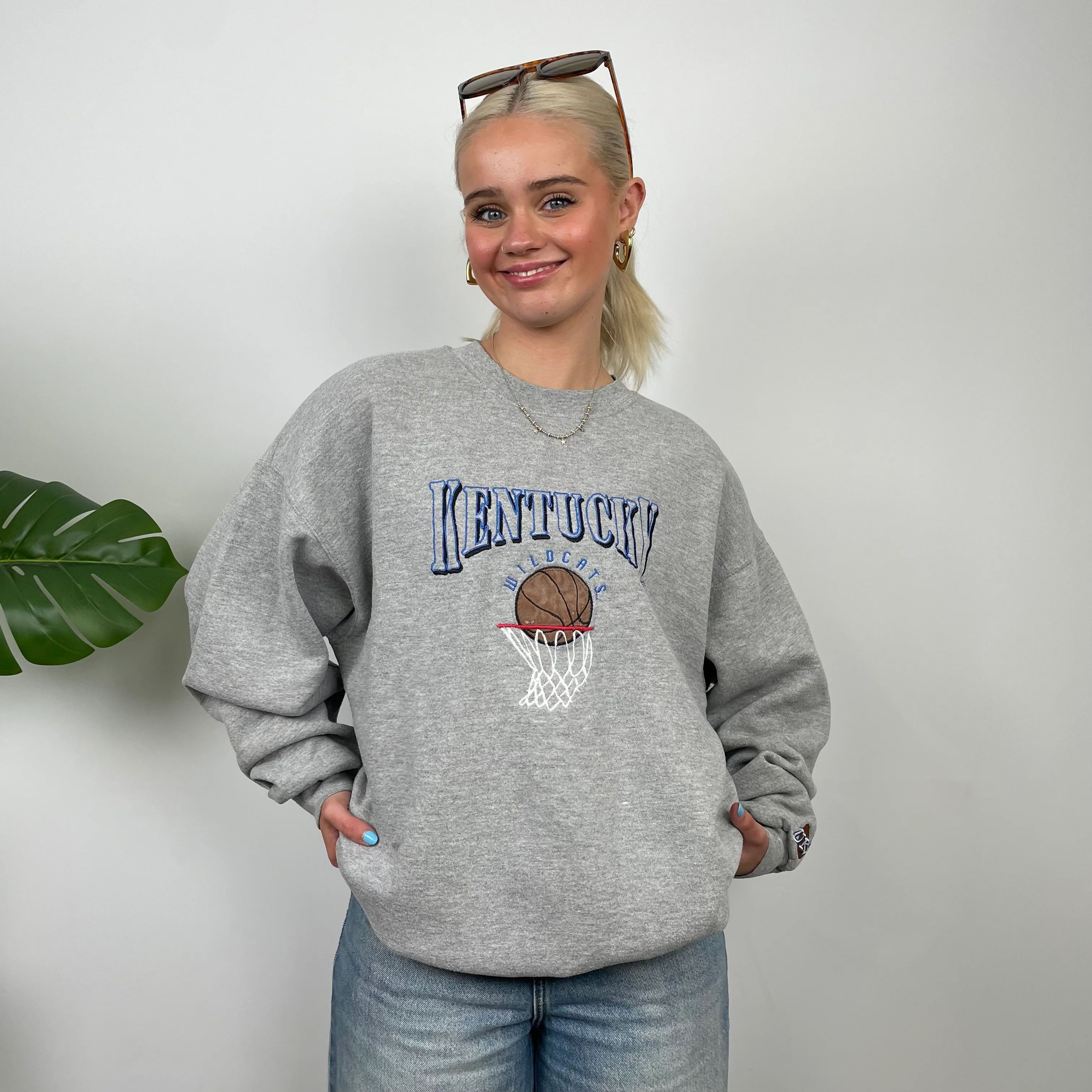 Kentucky Wildcats USA College Grey Embroidered Spell Out Sweatshirt (L) - Image 8