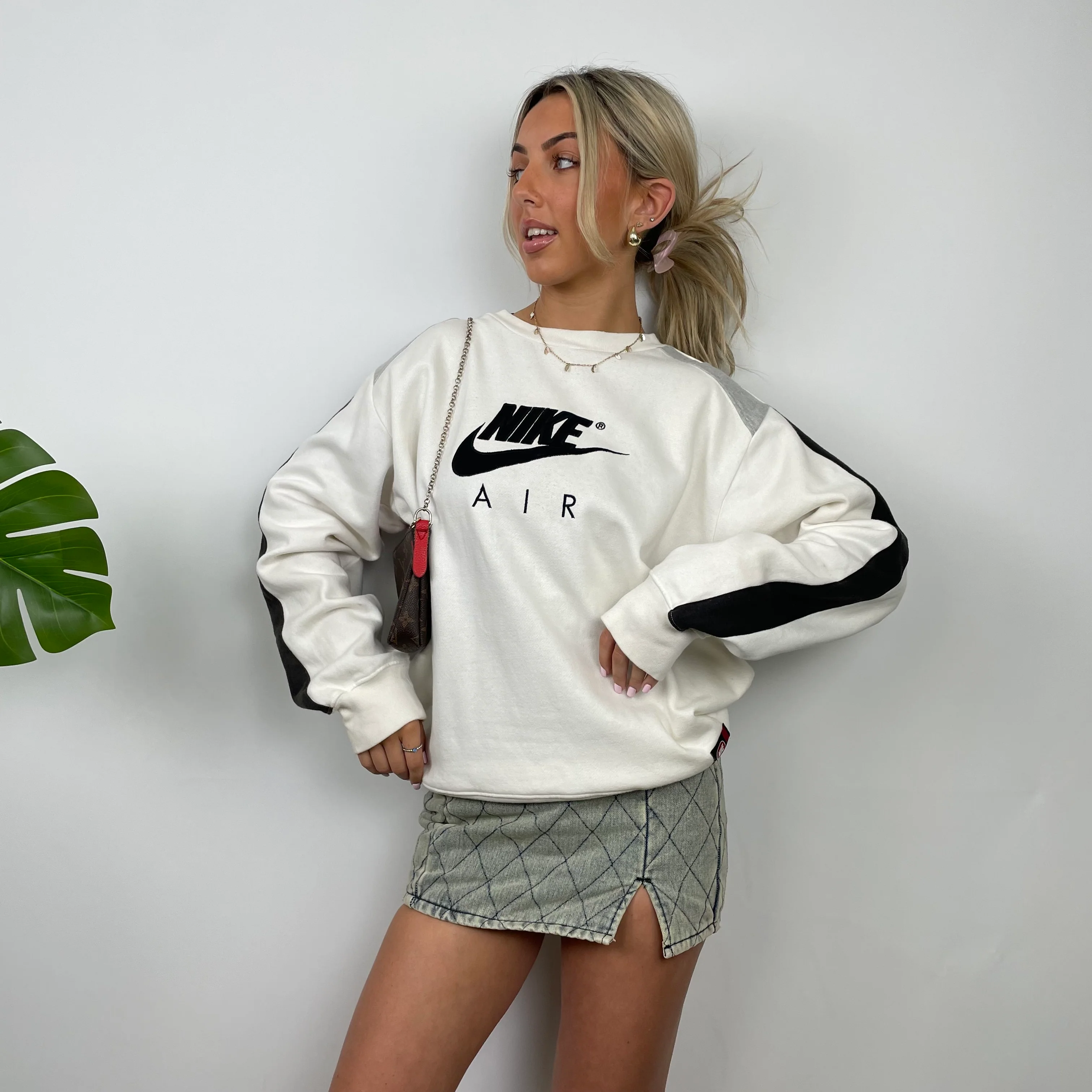 Nike Air RARE White Embroidered Spell Out Sweatshirt (M) - Image 5