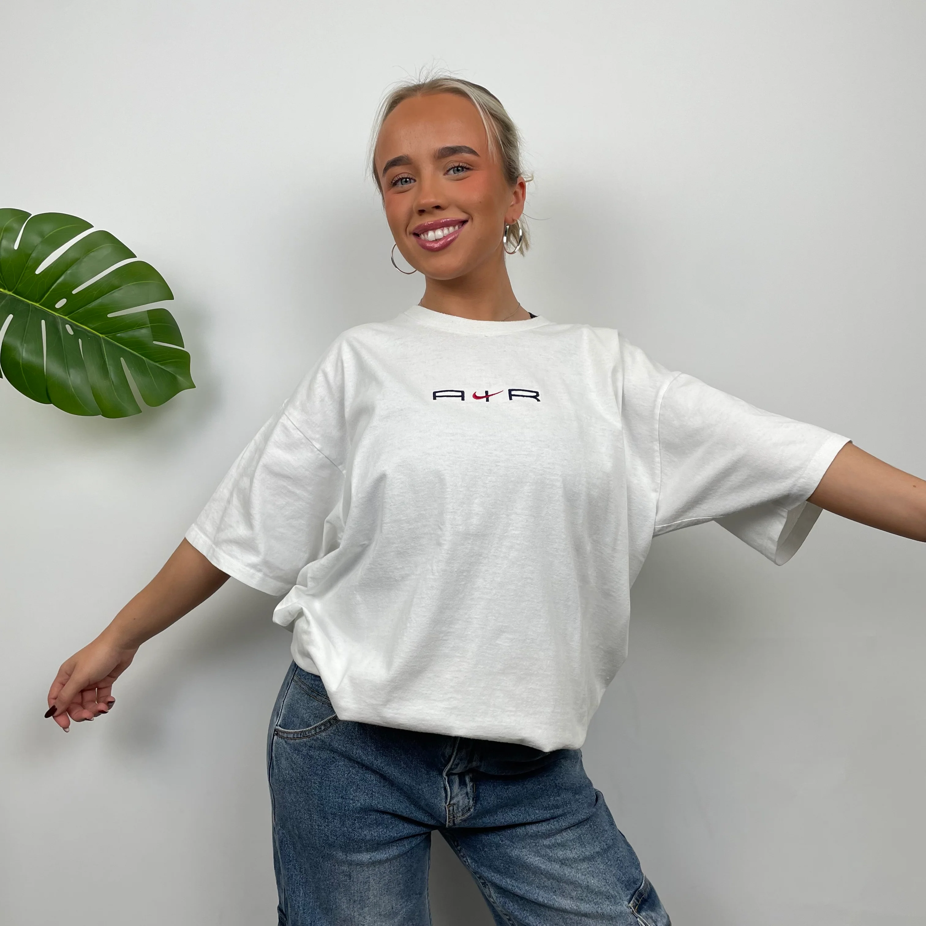 Nike Air White Embroidered Spell Out T Shirt (L) - Image 7