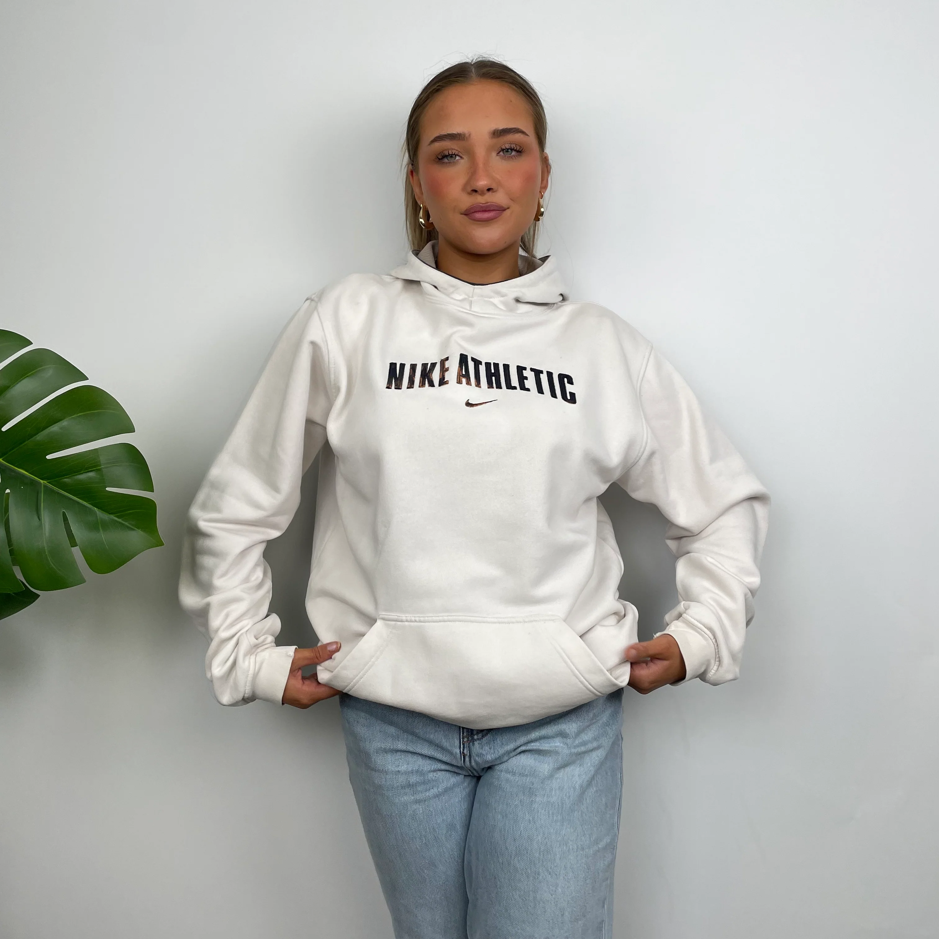 Nike Athletic White Embroidered Spell Out Hoodie (M) - Image 9