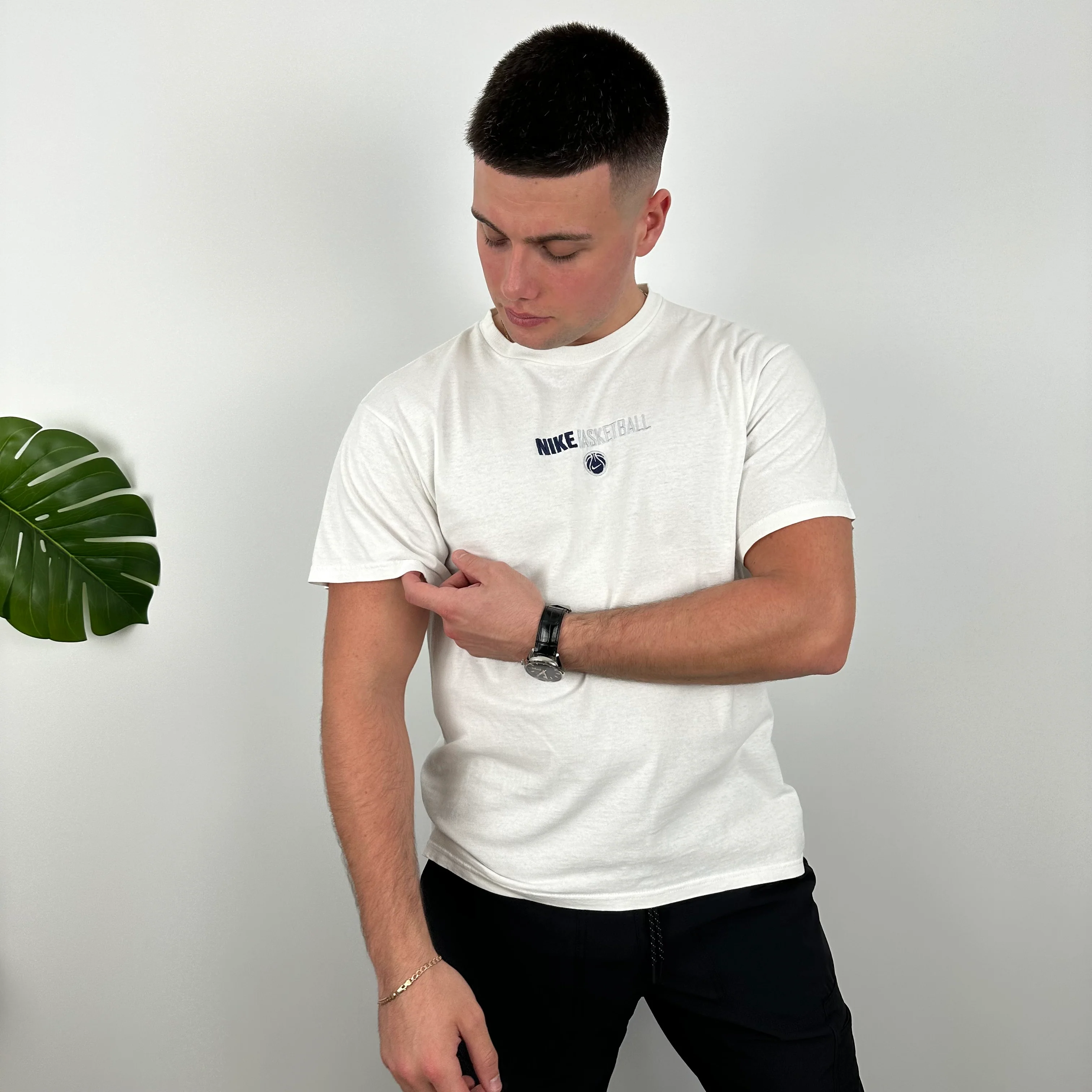 Nike Basketball White Embroidered Spell Out T Shirt (M) - Image 4