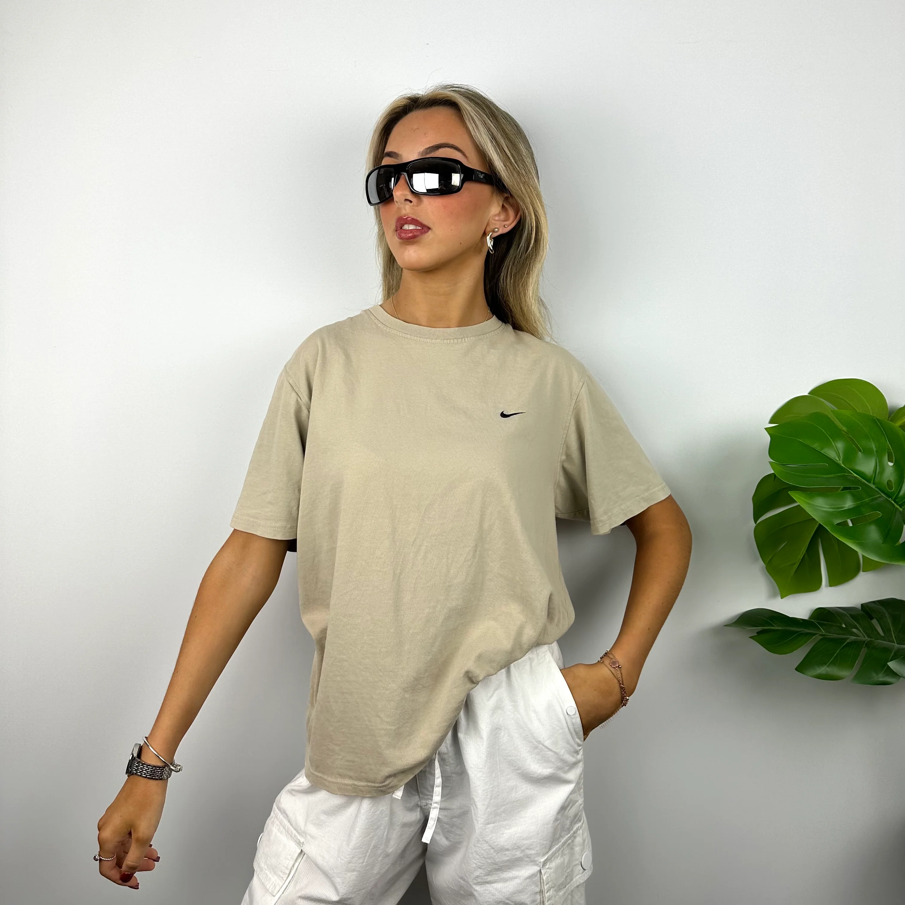 Nike Beige Embroidered Swoosh T Shirt (M) - Image 2