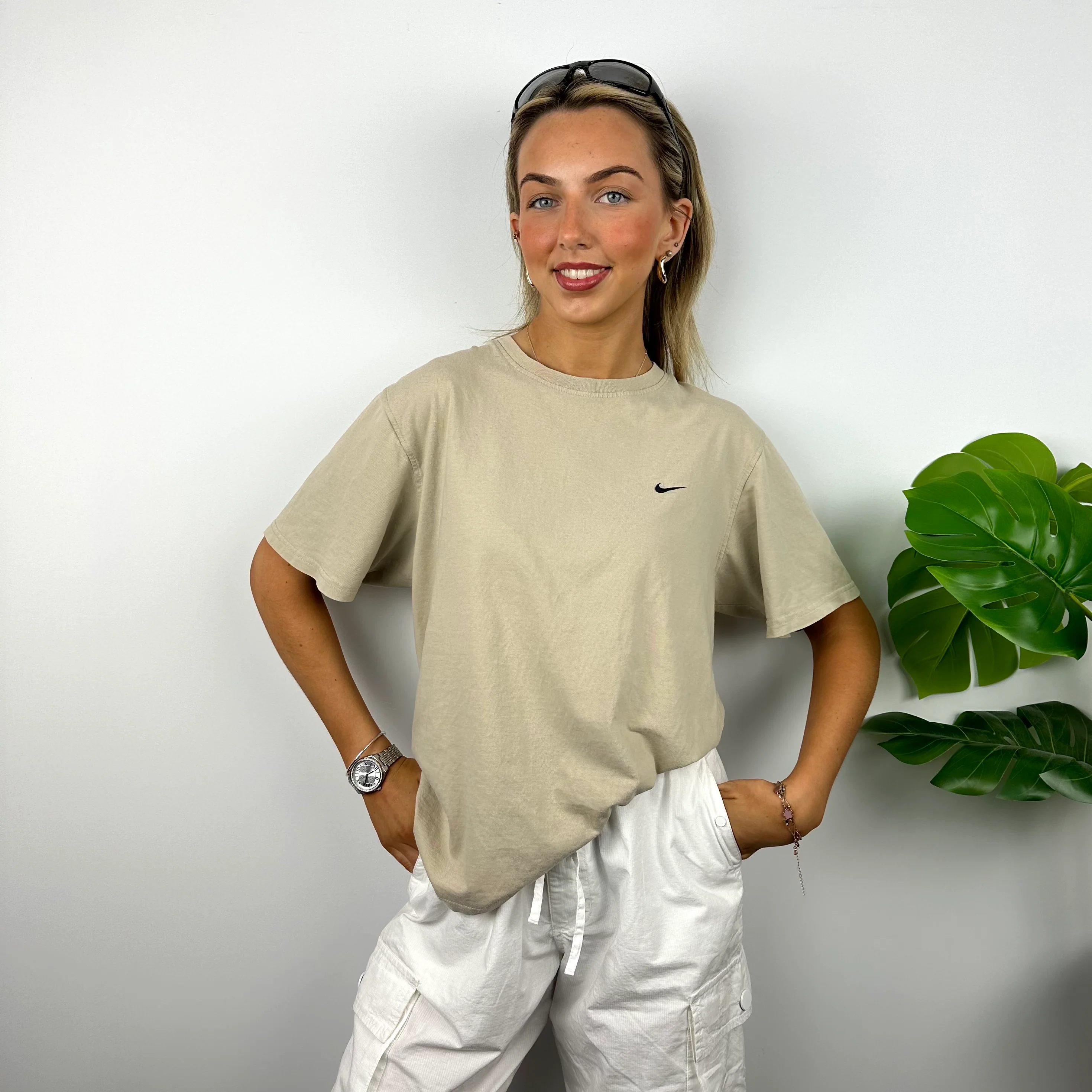 Nike Beige Embroidered Swoosh T Shirt (M) - Image 3
