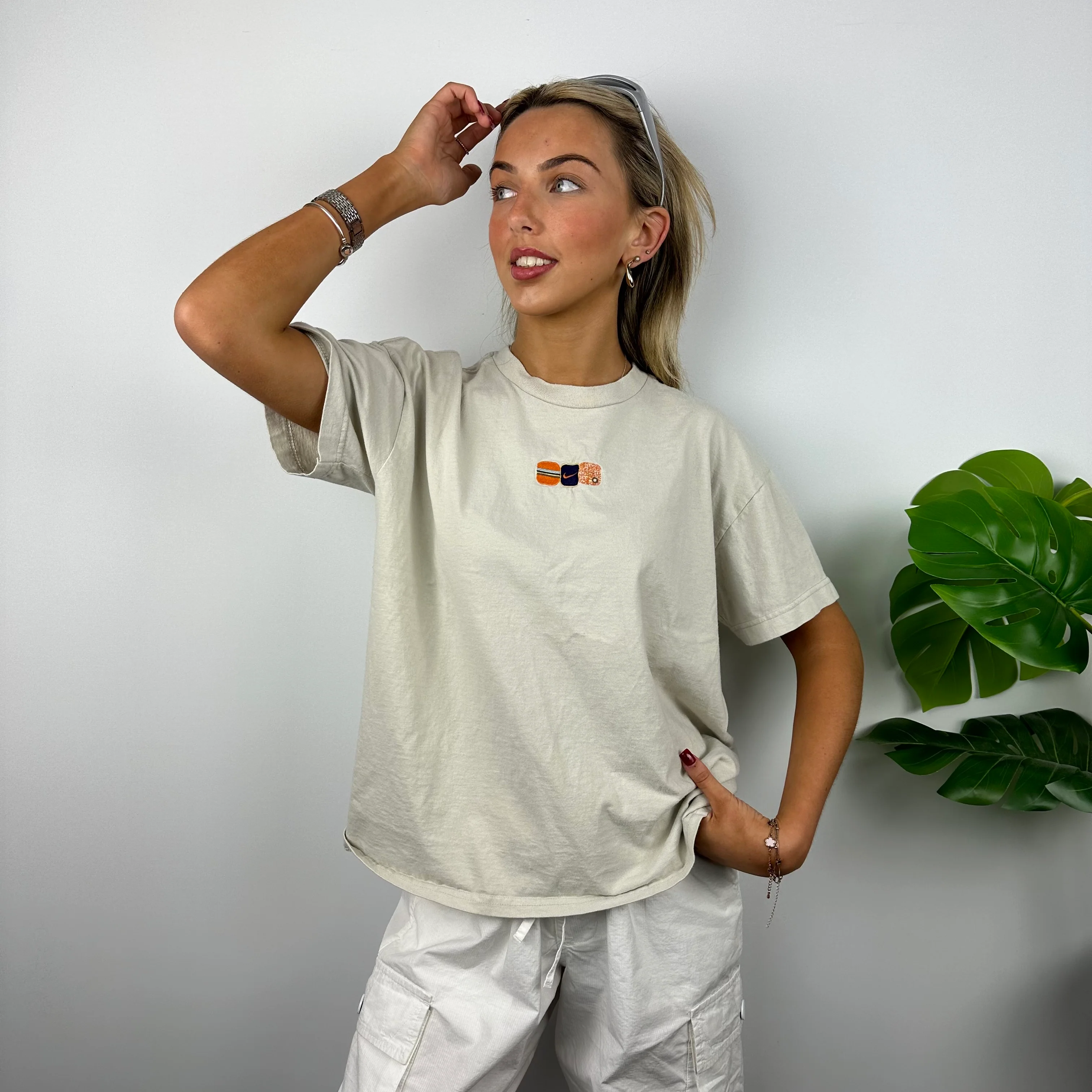 Nike Beige Embroidered Swoosh T Shirt (M) - Image 6