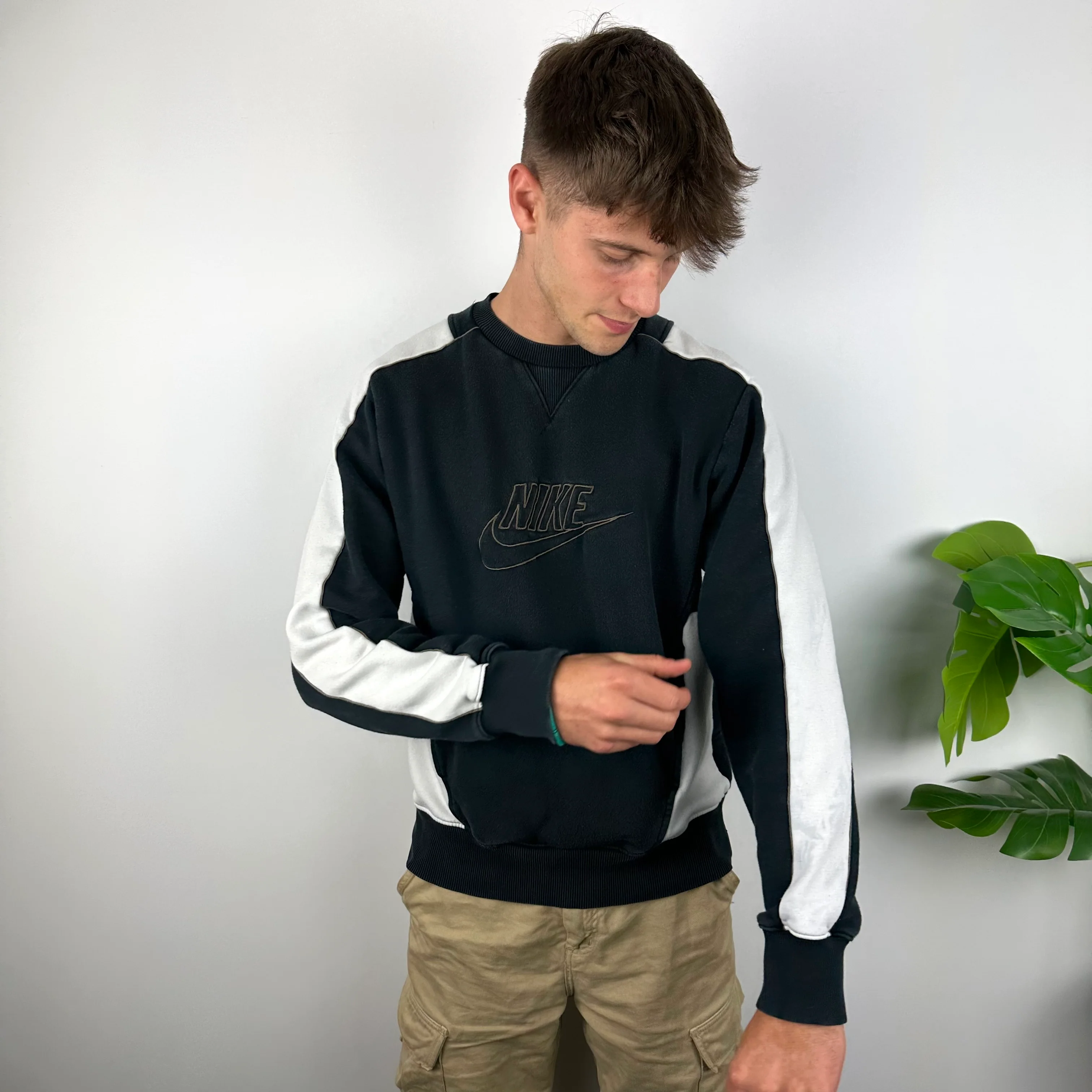Nike Black Embroidered Spell Out Sweatshirt (M) - Image 4