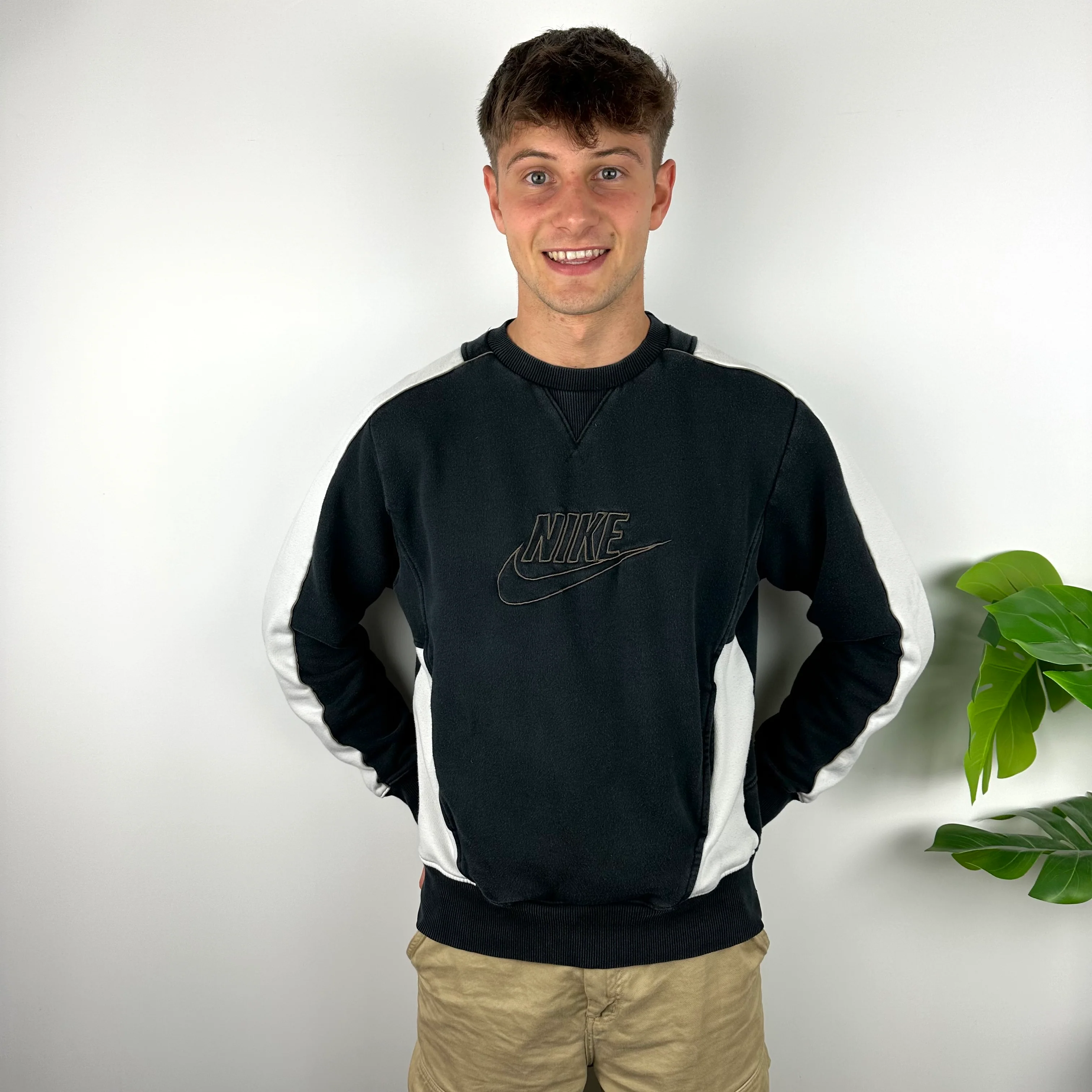Nike Black Embroidered Spell Out Sweatshirt (M) - Image 6