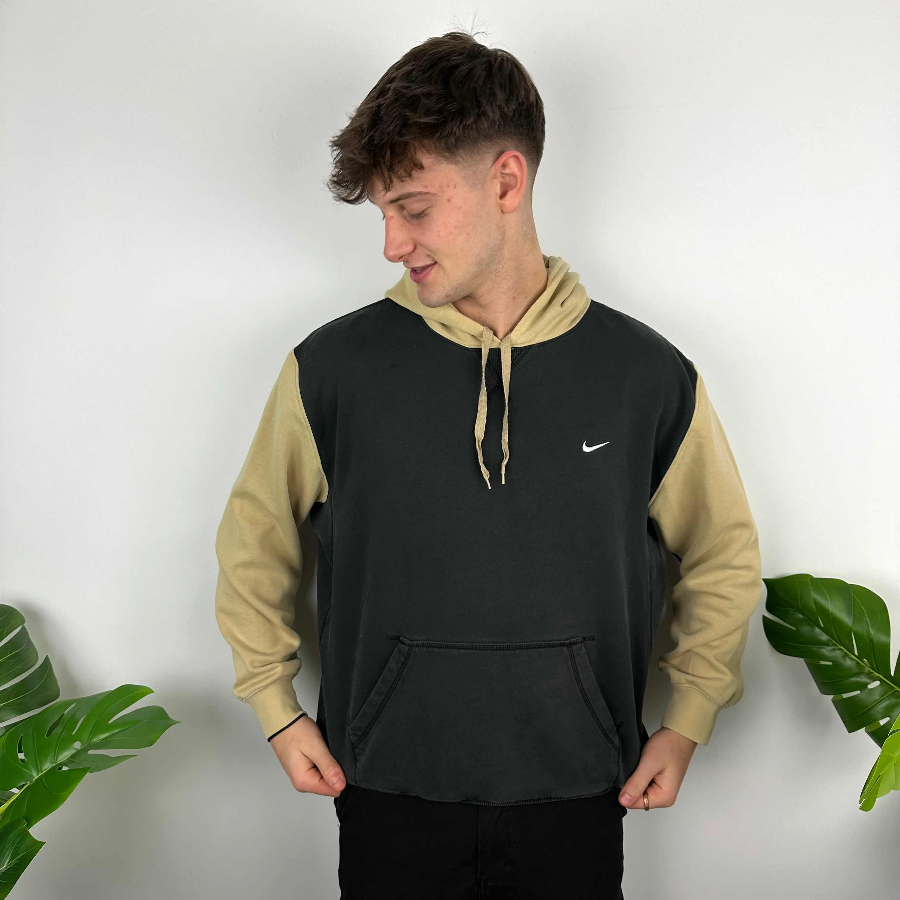 Nike Black Embroidered Swoosh Hoodie (L) - Image 5