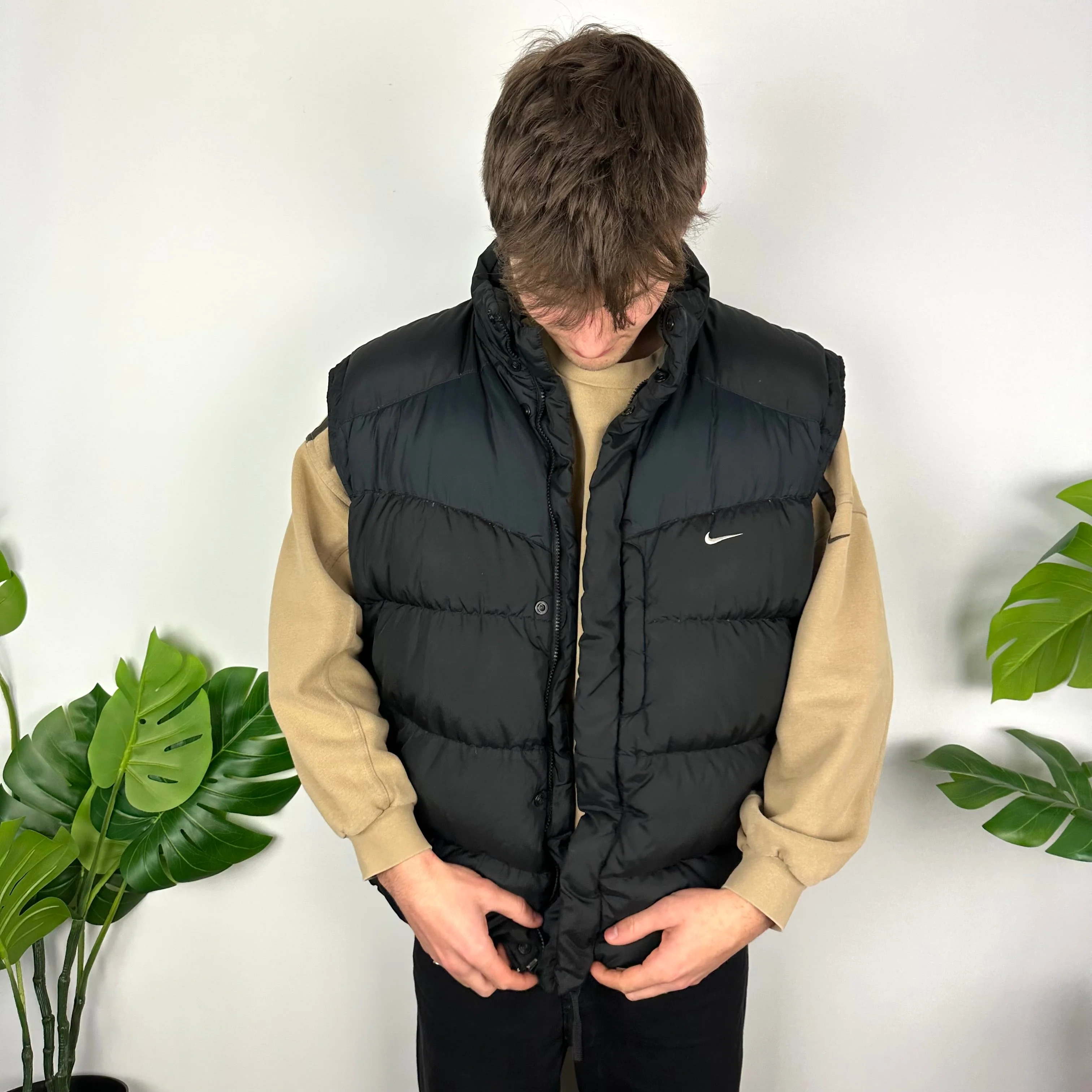 Nike Black Embroidered Swoosh Puffer Gilet (M) - Image 3