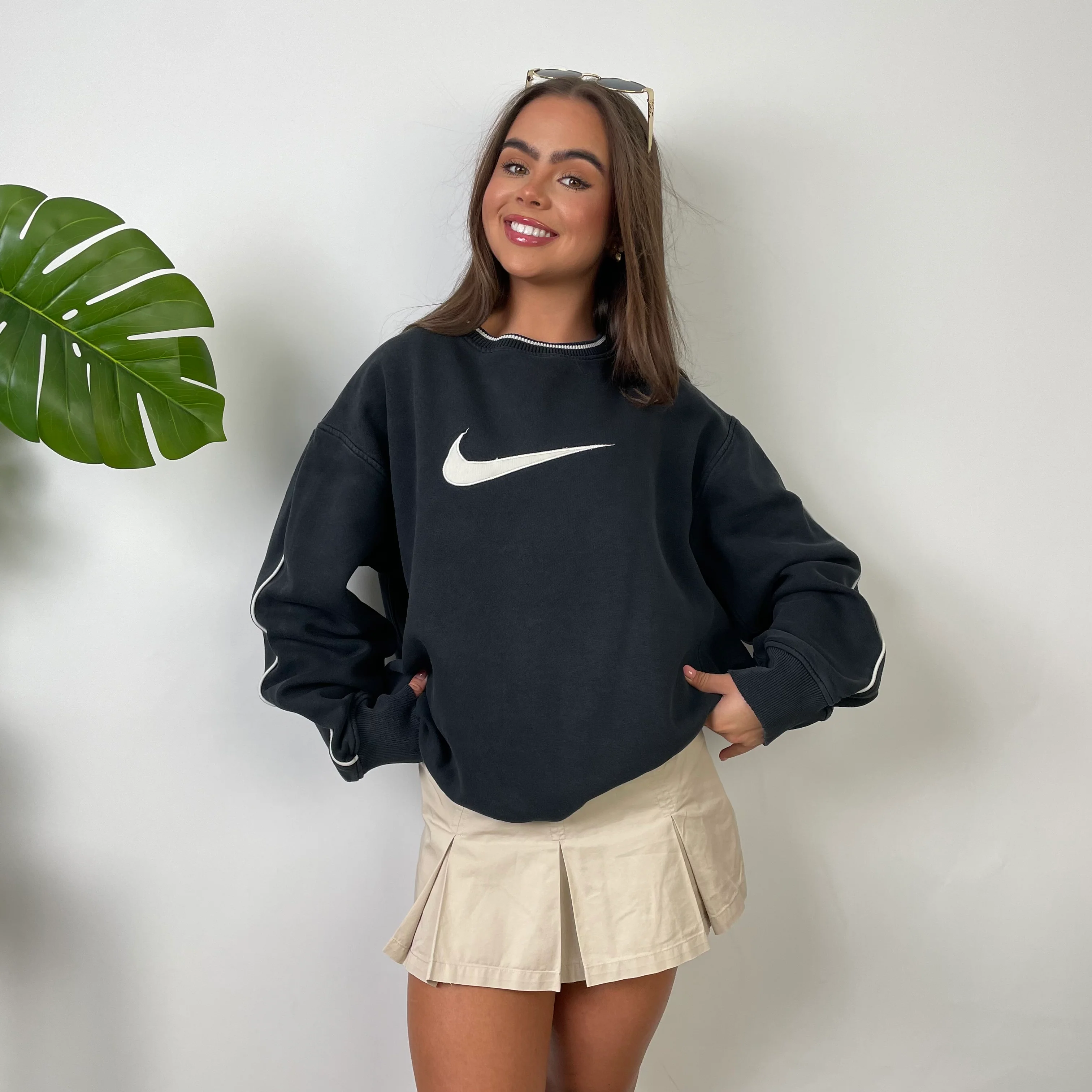 Nike Black Embroidered Swoosh Sweatshirt (L) - Image 4