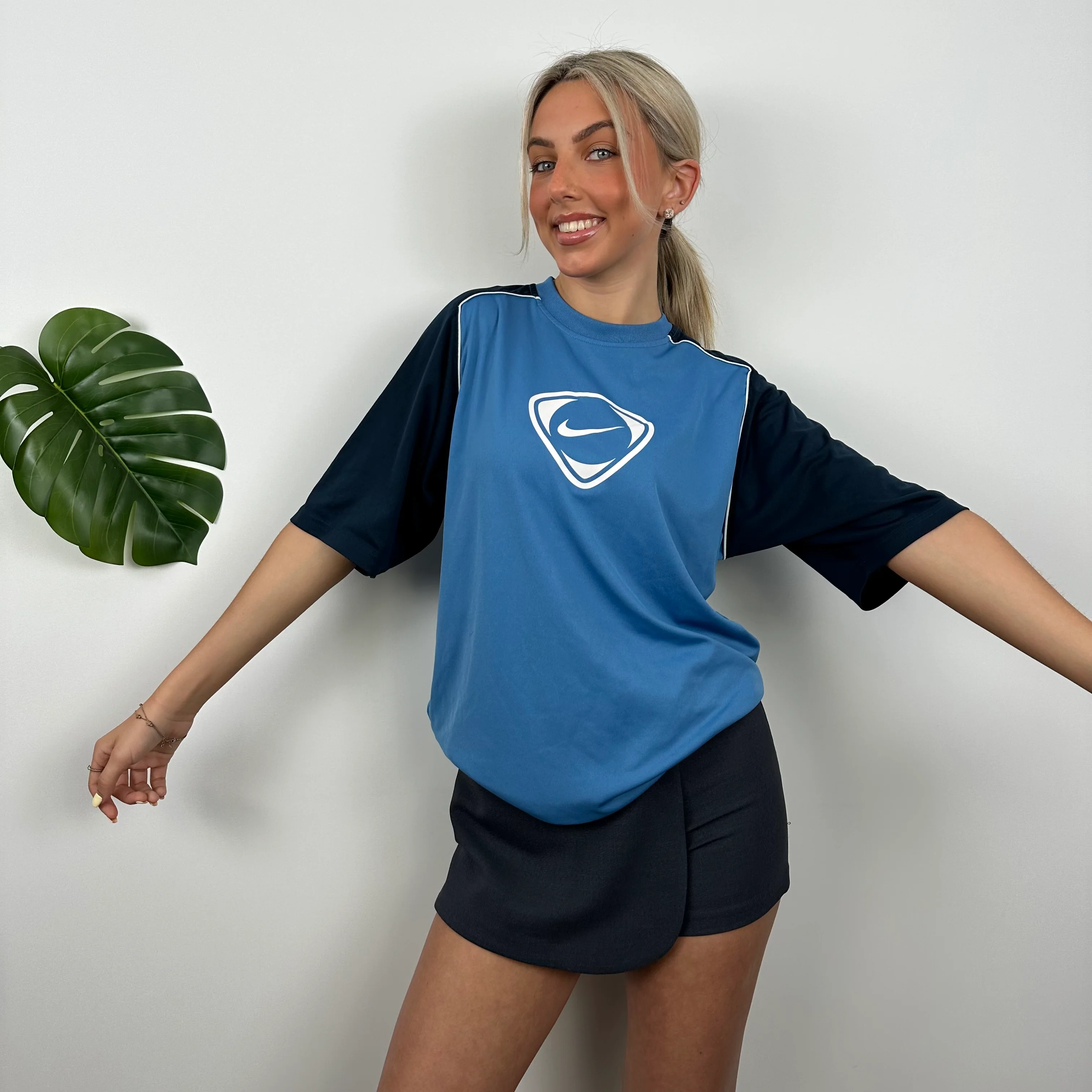 Nike Blue Embroidered Swoosh T Shirt (M) - Image 2