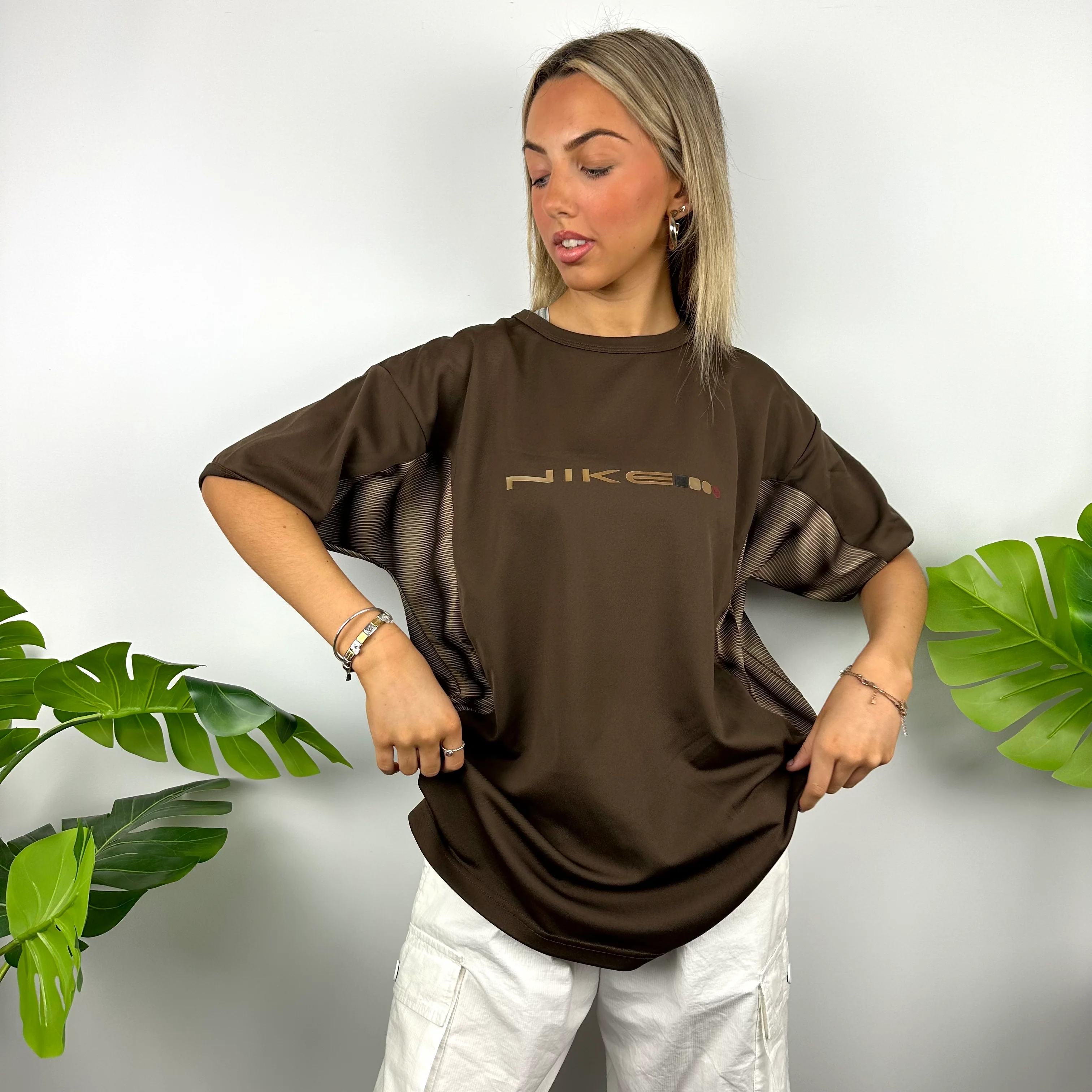 Nike Brown Spell Out T Shirt (L) - Image 2