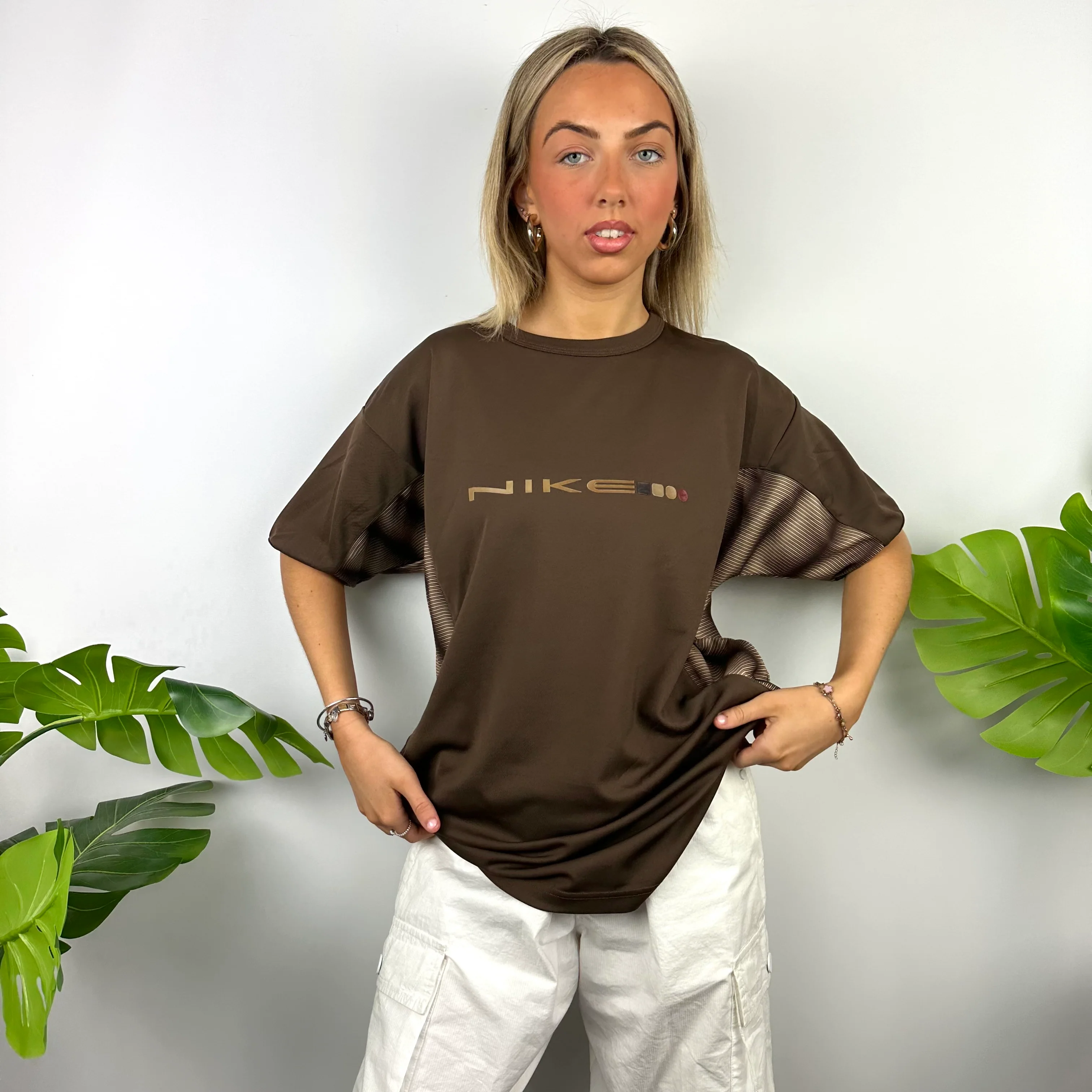 Nike Brown Spell Out T Shirt (L) - Image 5