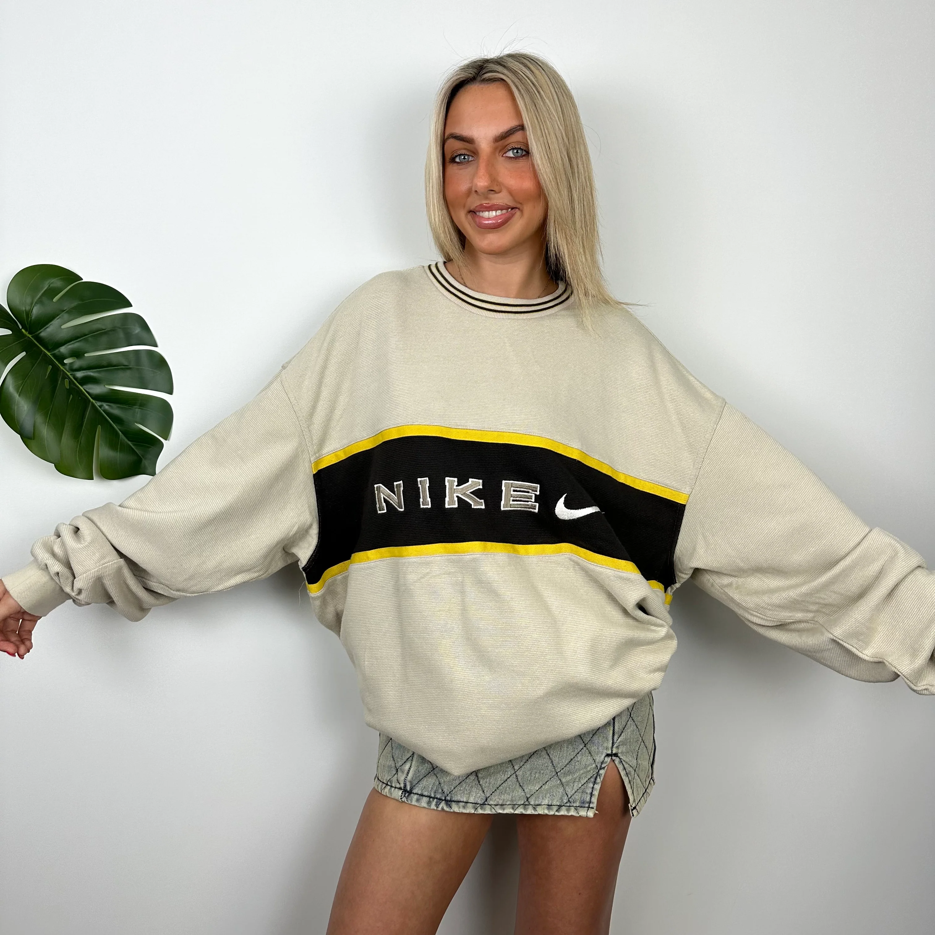 Nike Cream Embroidered Spell Out Sweatshirt (XL) - Image 2