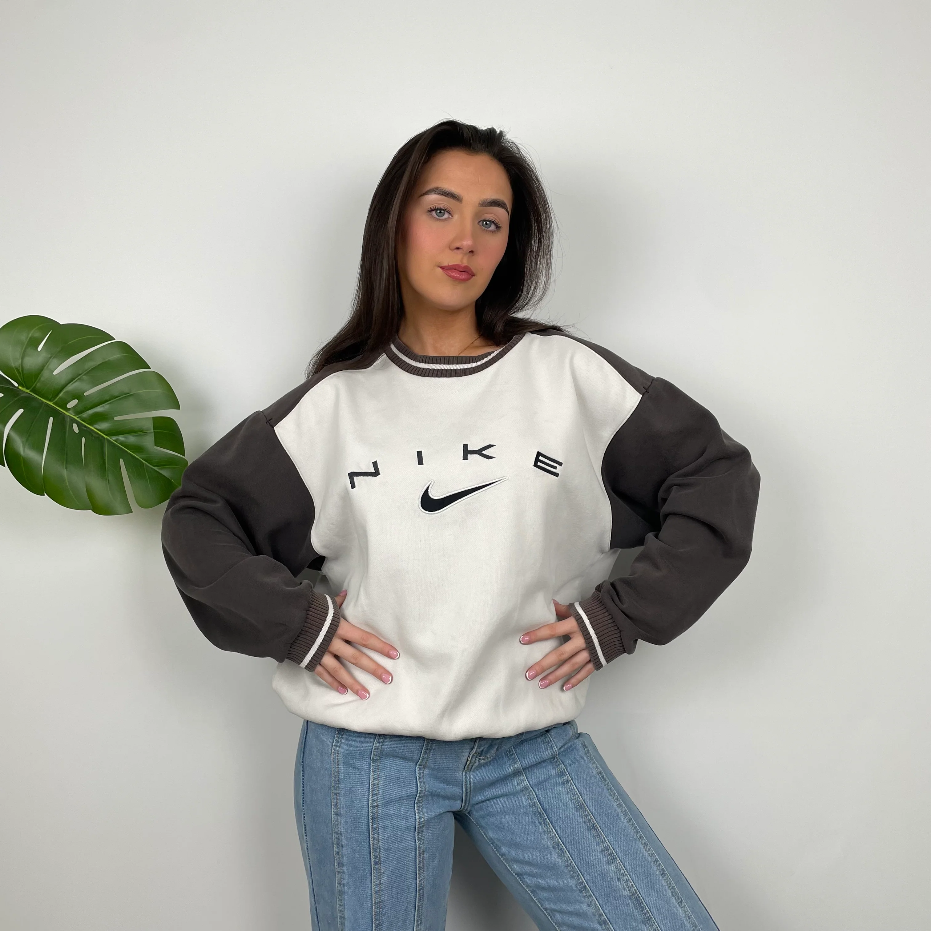 Nike Cream Embroidered Spell Out Sweatshirt (M) - Image 2
