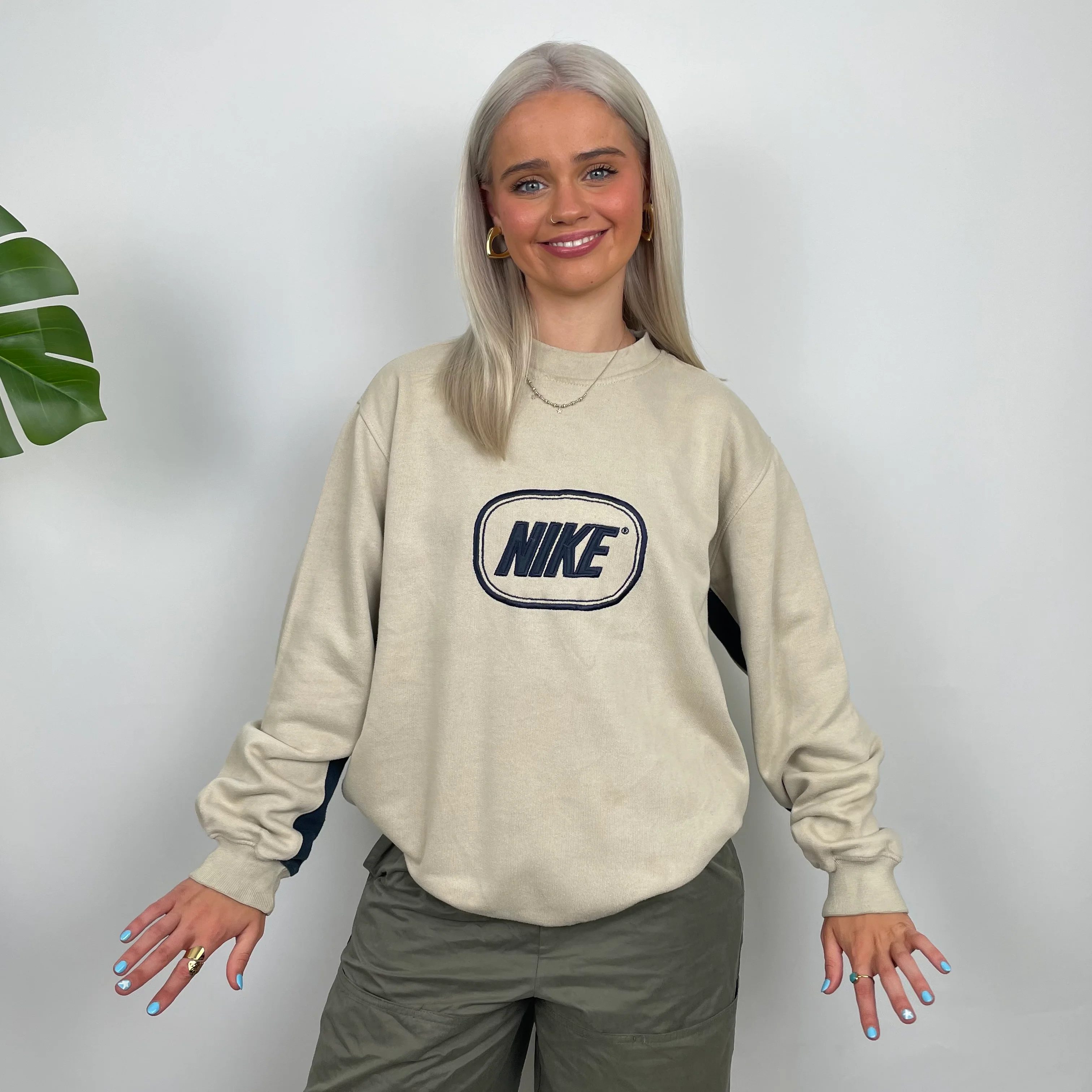 Nike Cream Embroidered Spell Out Sweatshirt (M) - Image 3
