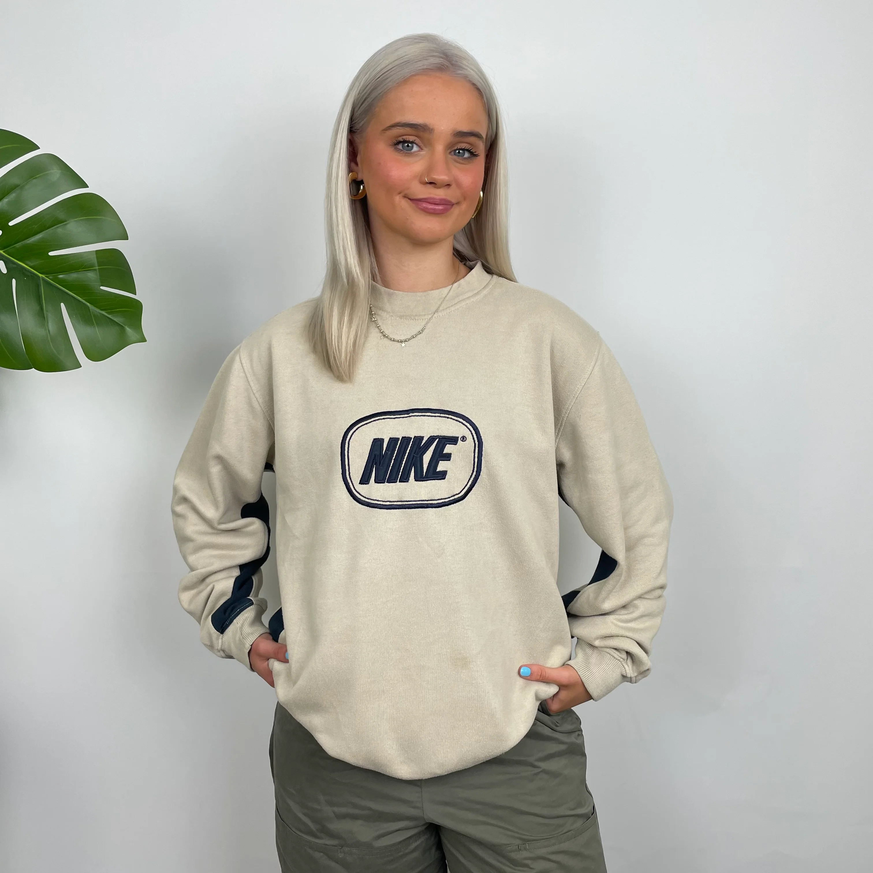 Nike Cream Embroidered Spell Out Sweatshirt (M) - Image 4