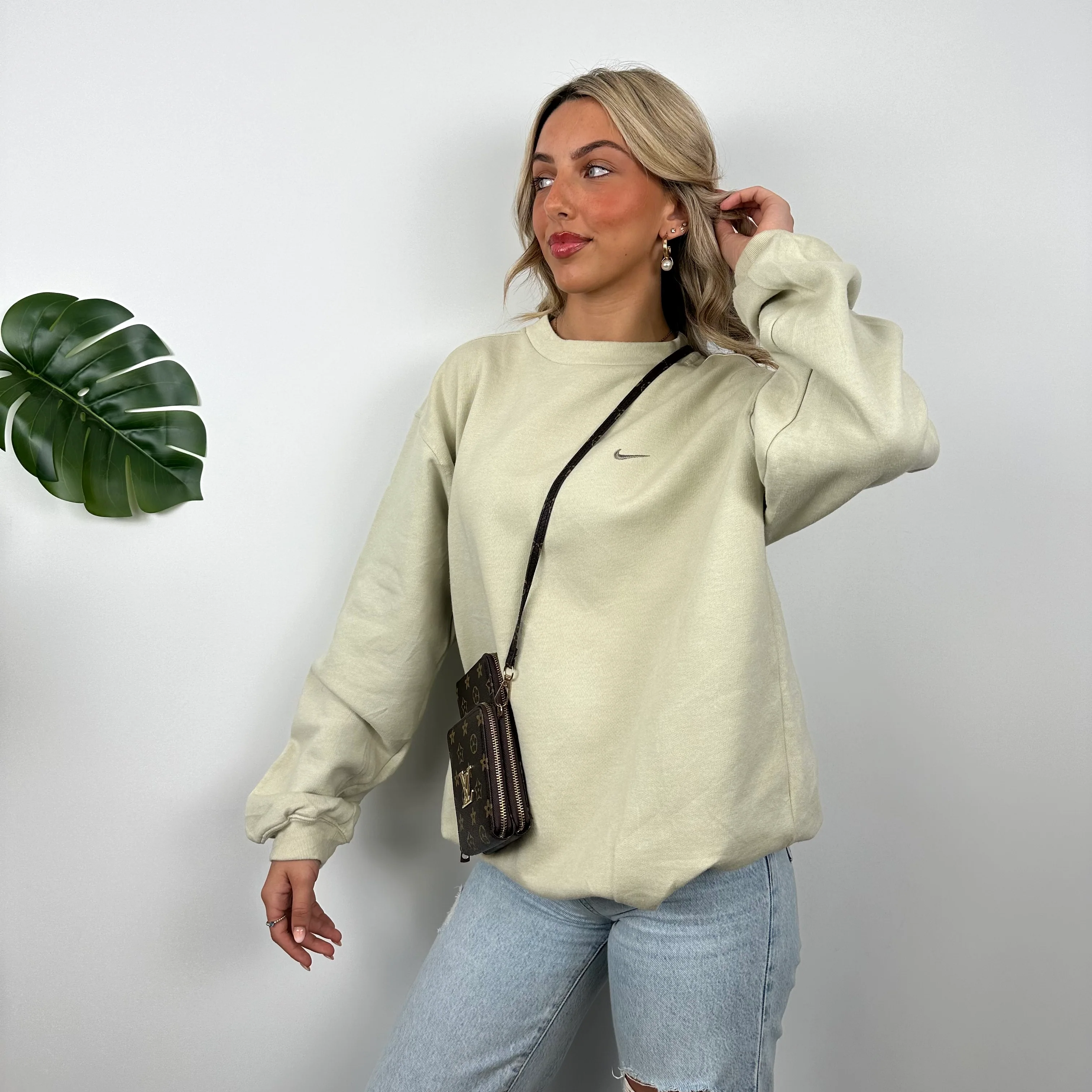 Nike Cream Embroidered Swoosh Sweatshirt (M) - Image 7