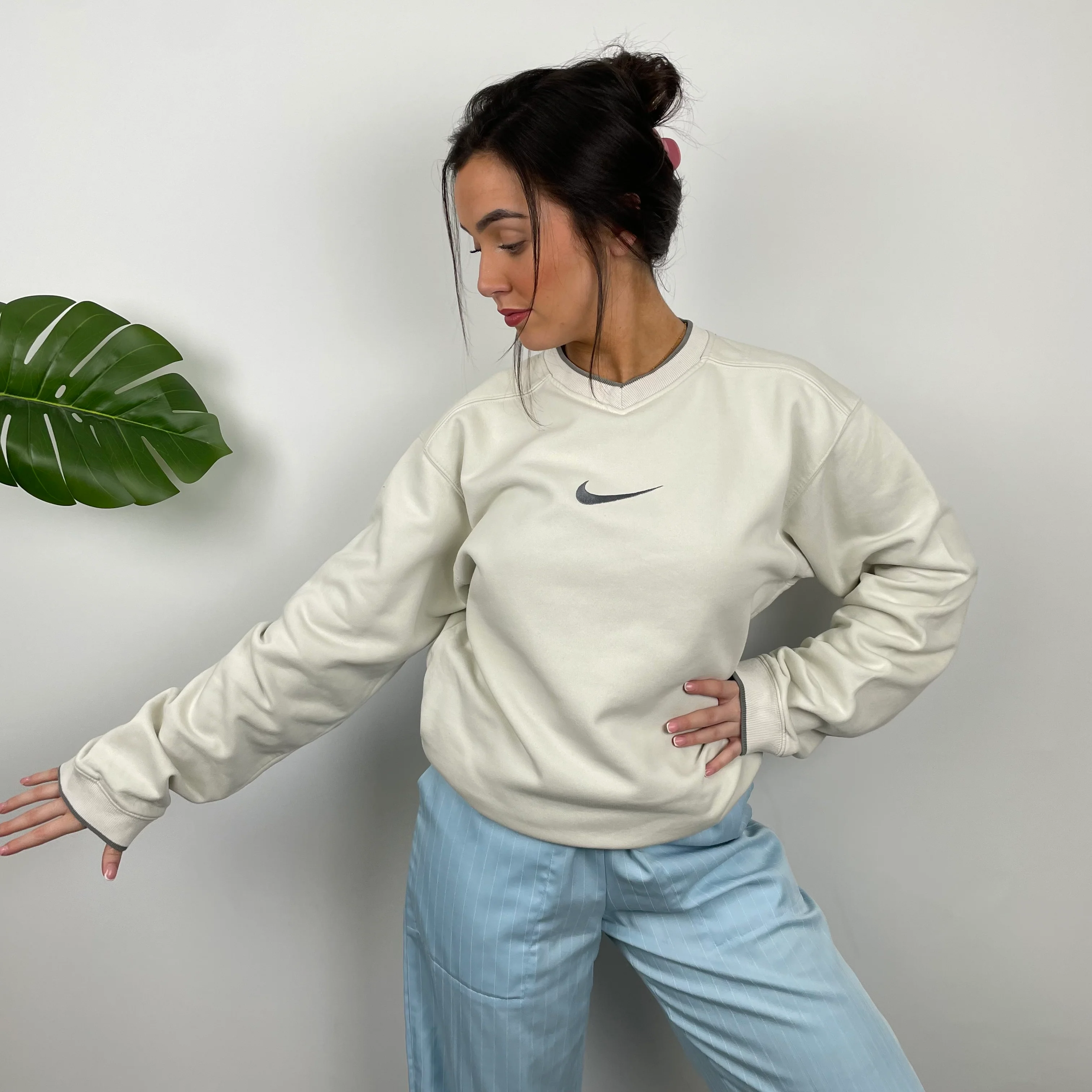 Nike Cream Embroidered Swoosh Sweatshirt (L) - Image 3