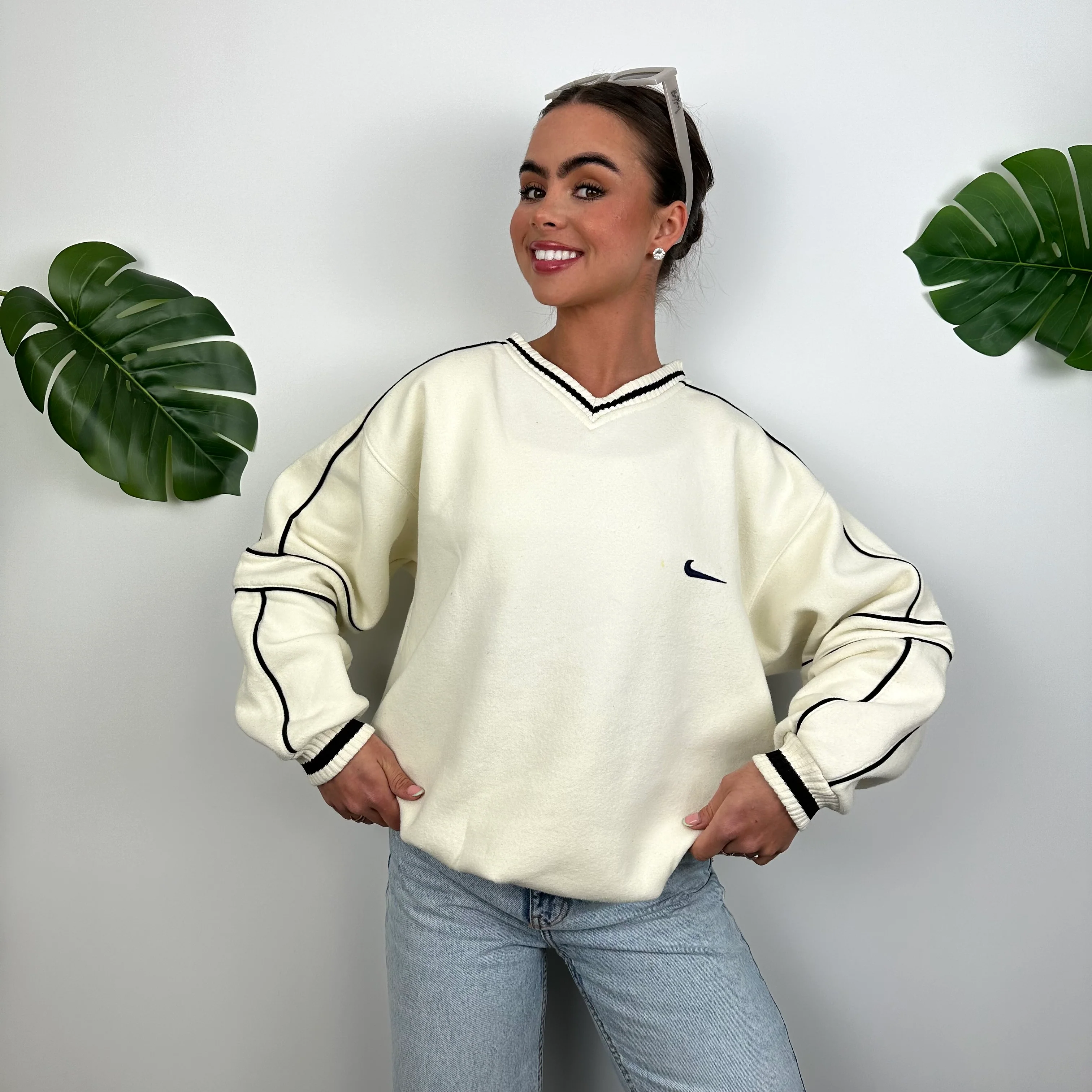 Nike Cream Embroidered Swoosh Sweatshirt (M) - Image 5