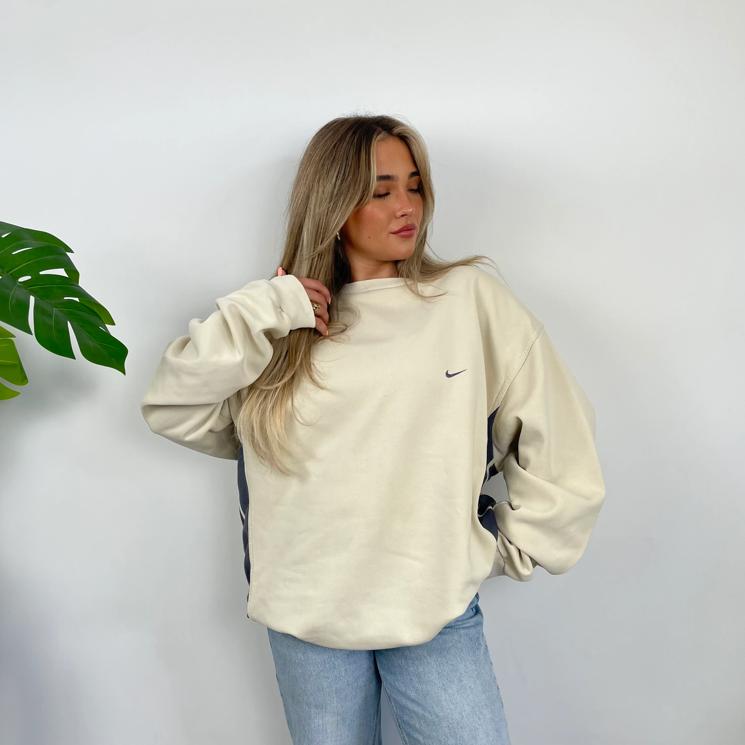 Nike Cream Embroidered Swoosh Sweatshirt (XL) - Image 3