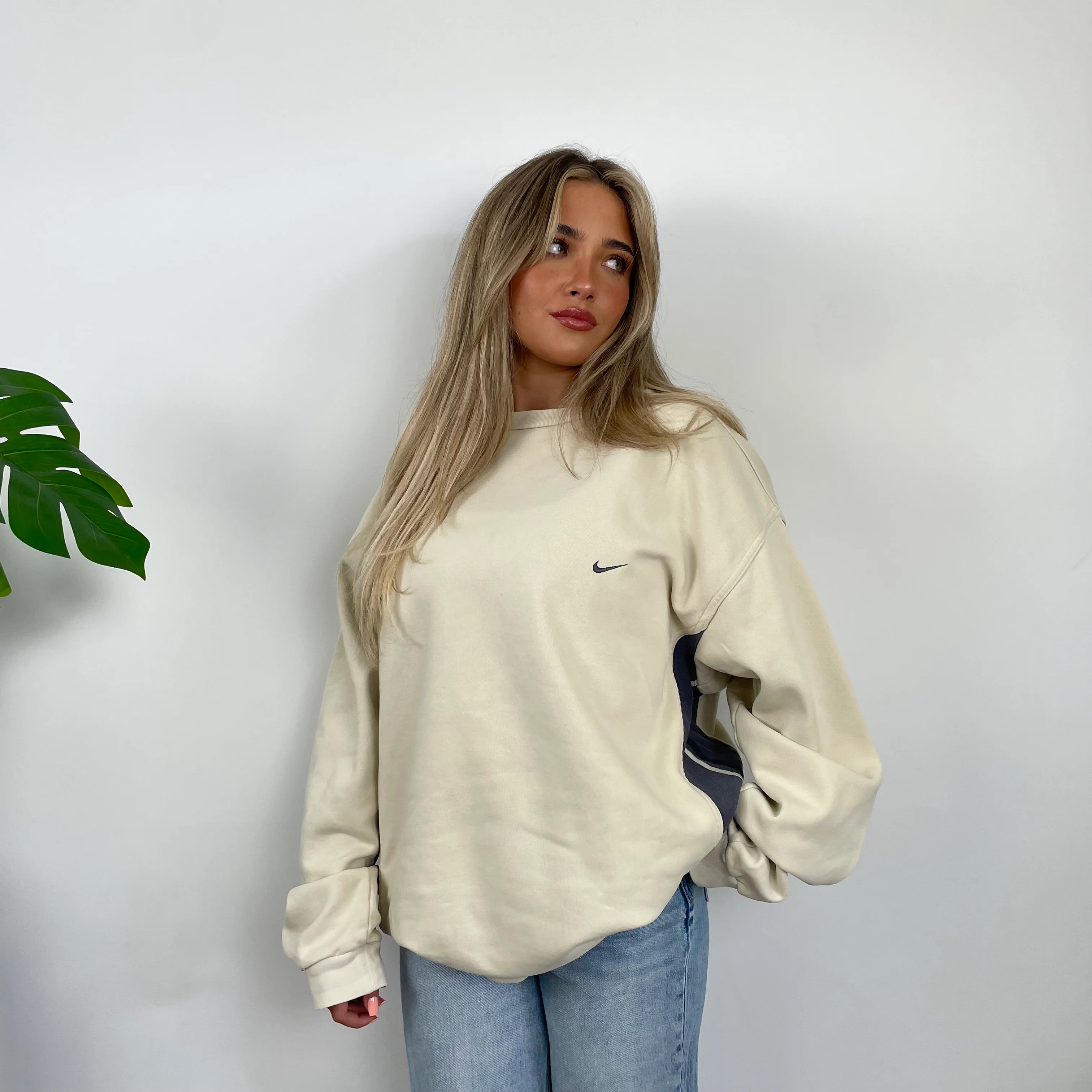 Nike Cream Embroidered Swoosh Sweatshirt (XL) - Image 5