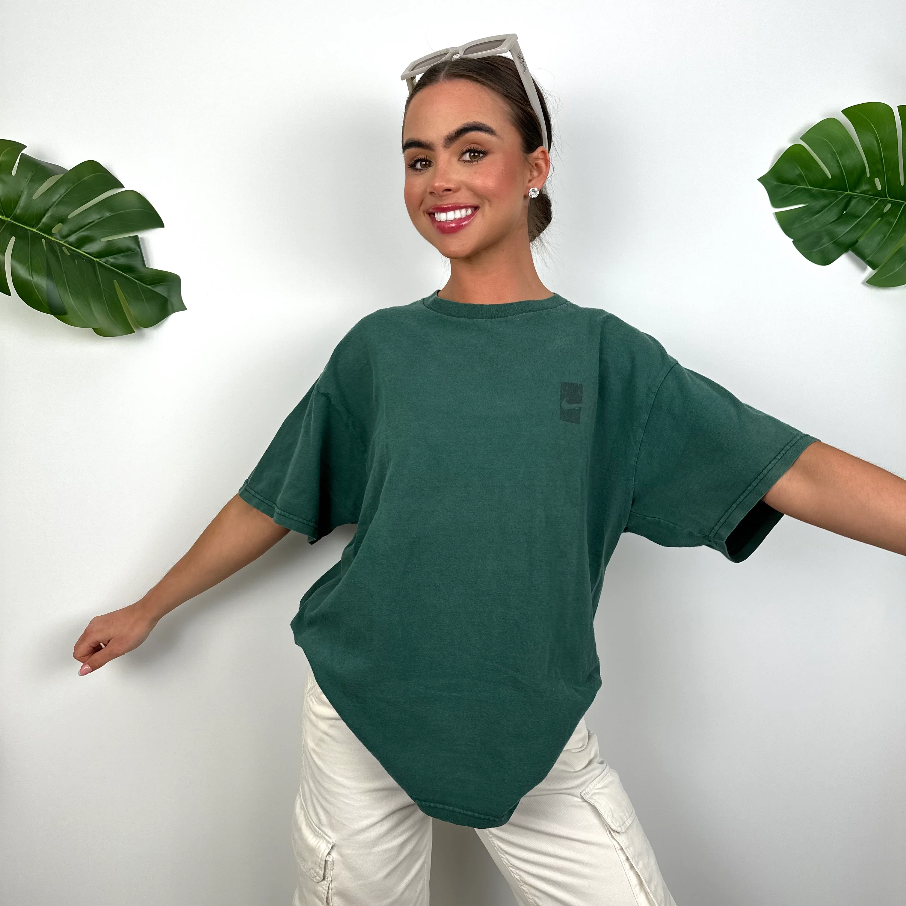 Nike Green Spell Out T Shirt (M) - Image 2