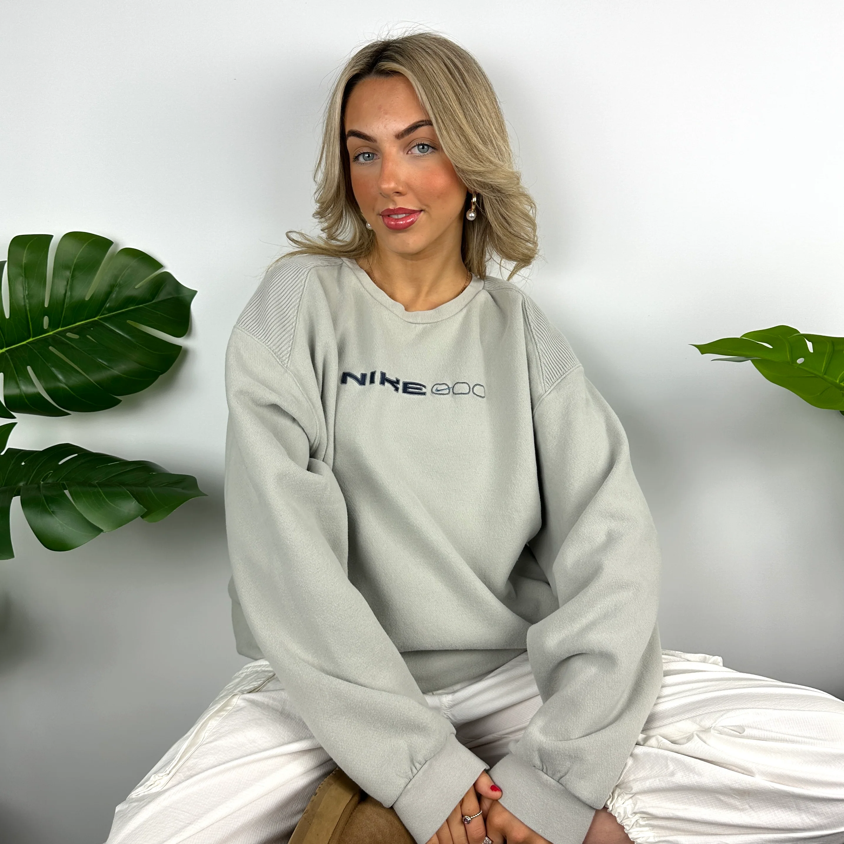 Nike Grey Embroidered Spell Out Sweatshirt (XL) - Image 8