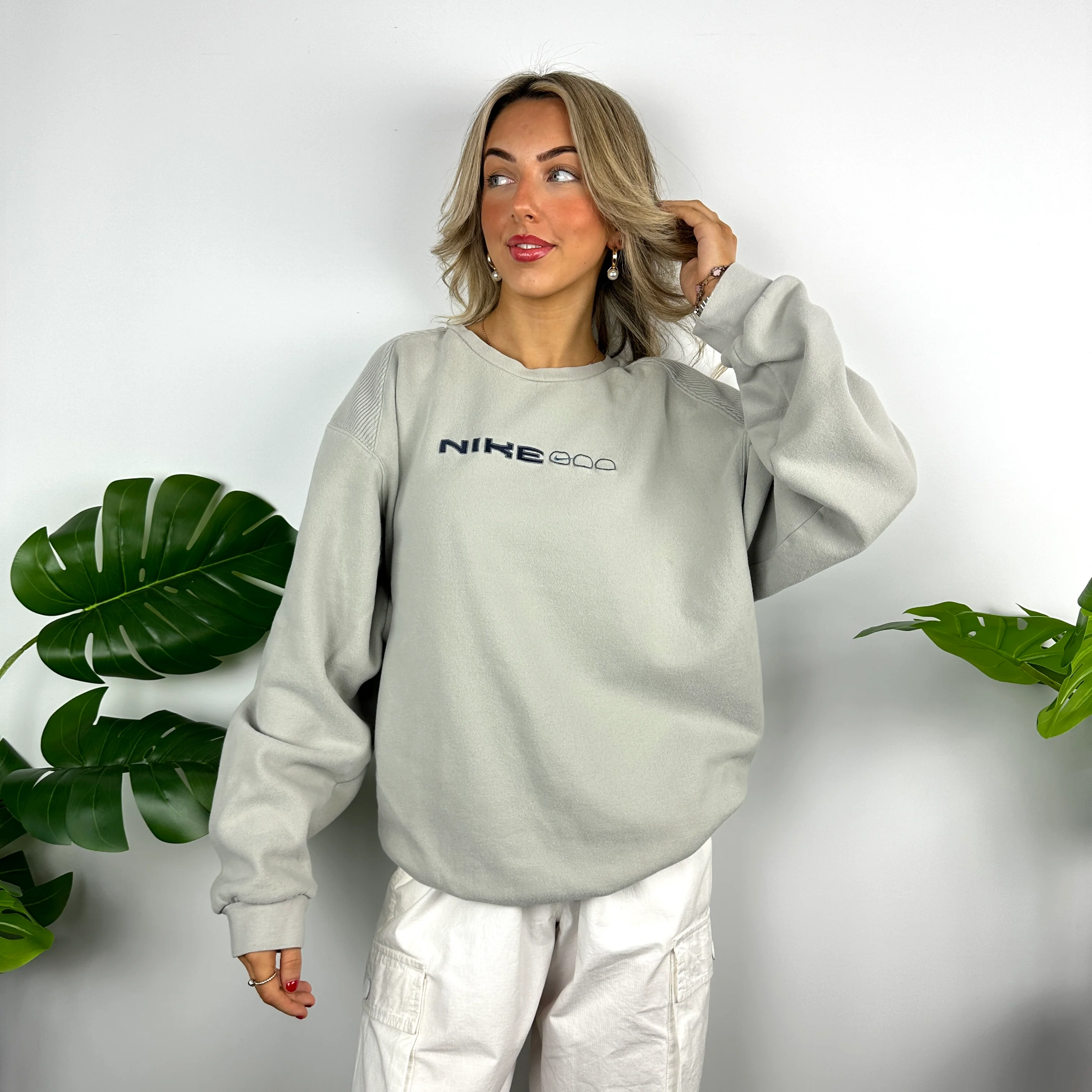 Nike Grey Embroidered Spell Out Sweatshirt (XL) - Image 9