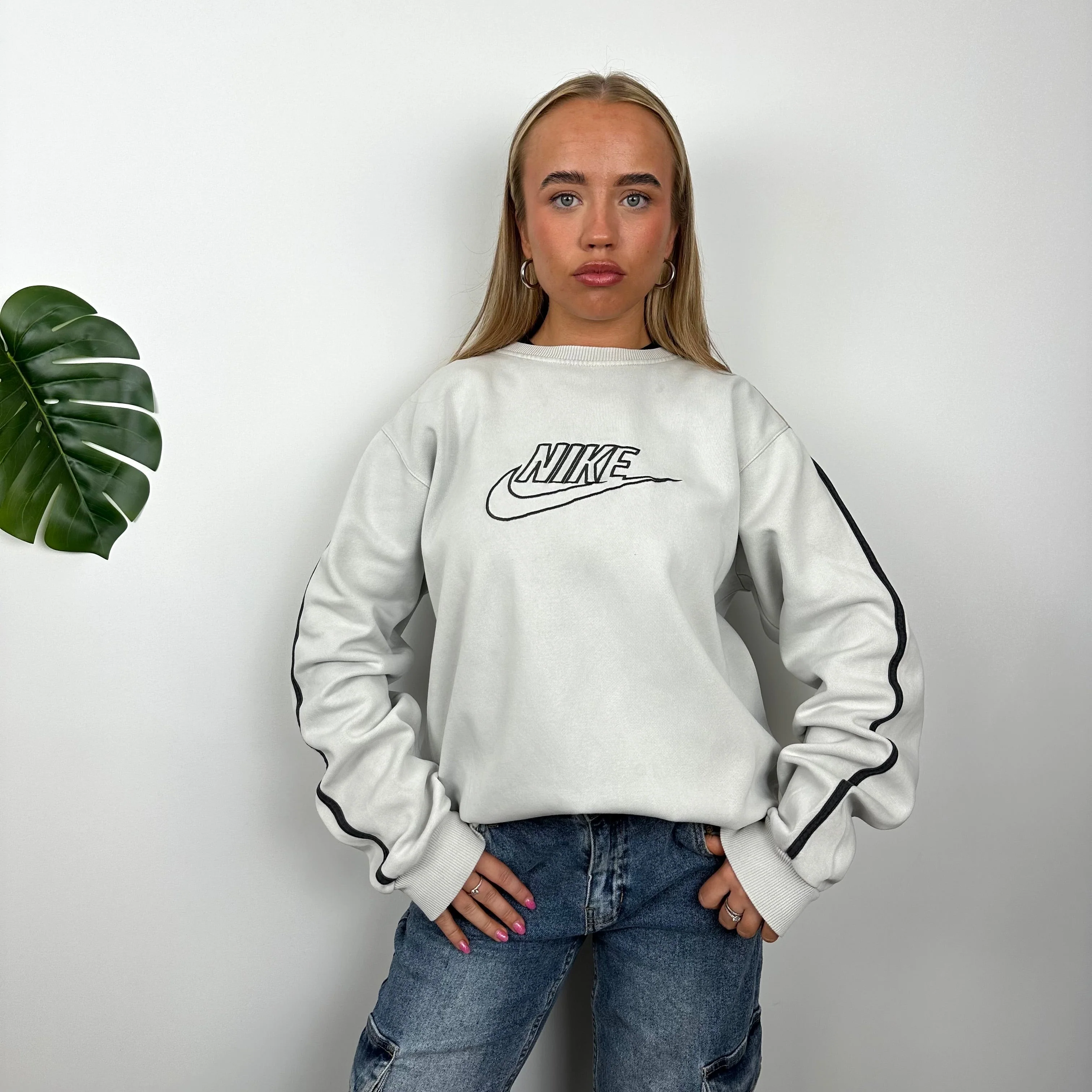 Nike White Grey Embroidered Spell Out Sweatshirt (M) - Image 4