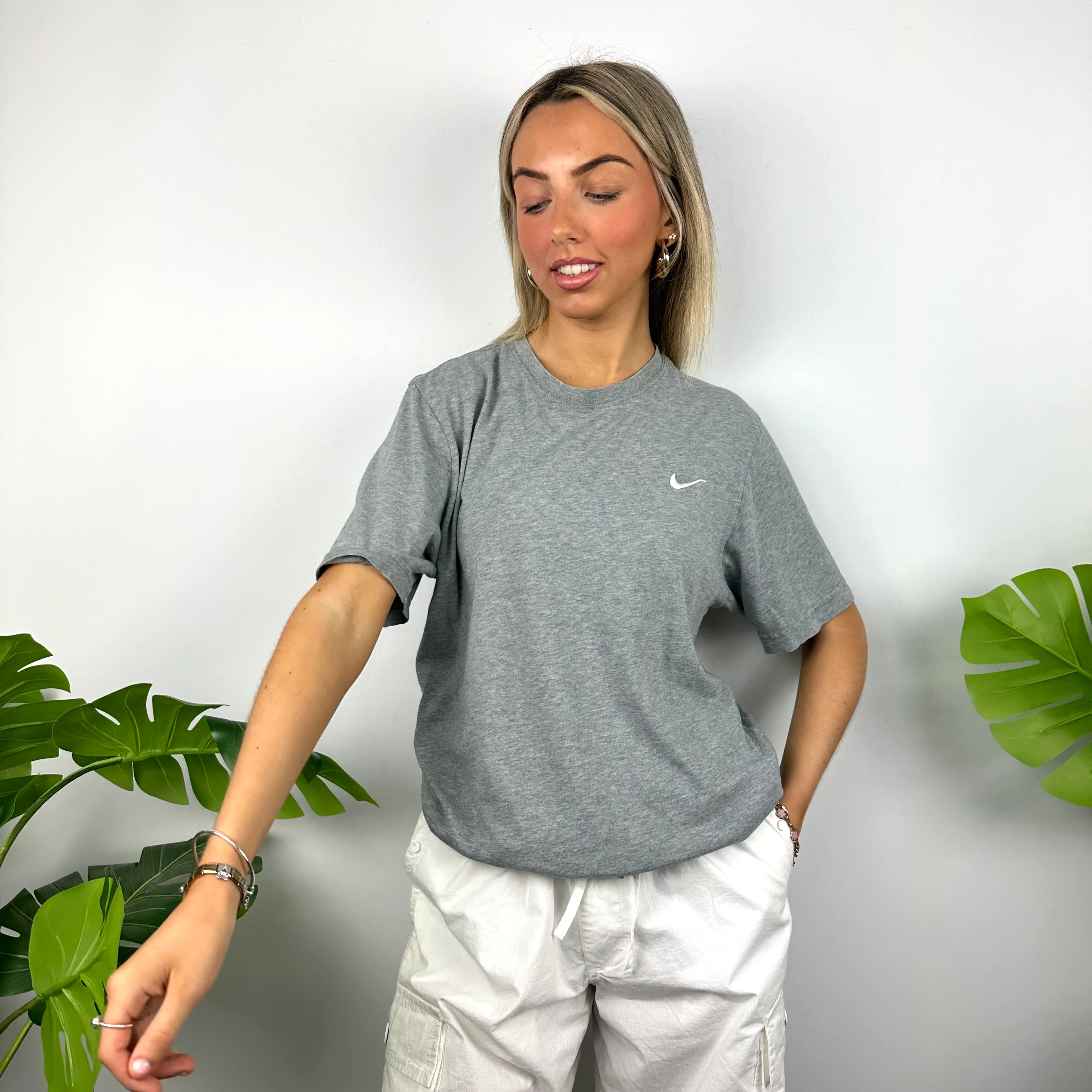 Nike Grey Embroidered Swoosh T Shirt (M) - Image 2