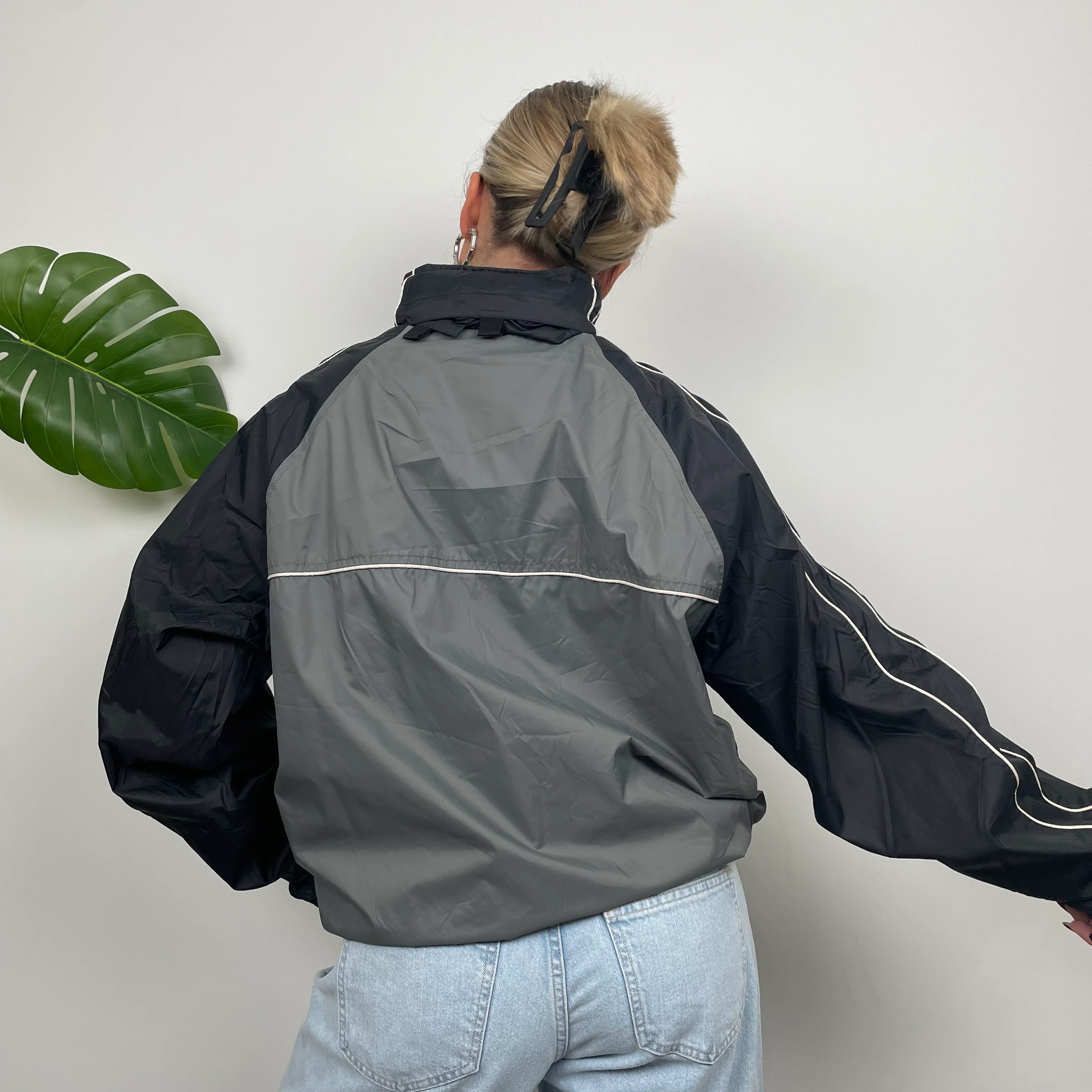 Nike Grey Embroidered Swoosh Zip Up Windbreaker Jacket (M) - Image 8