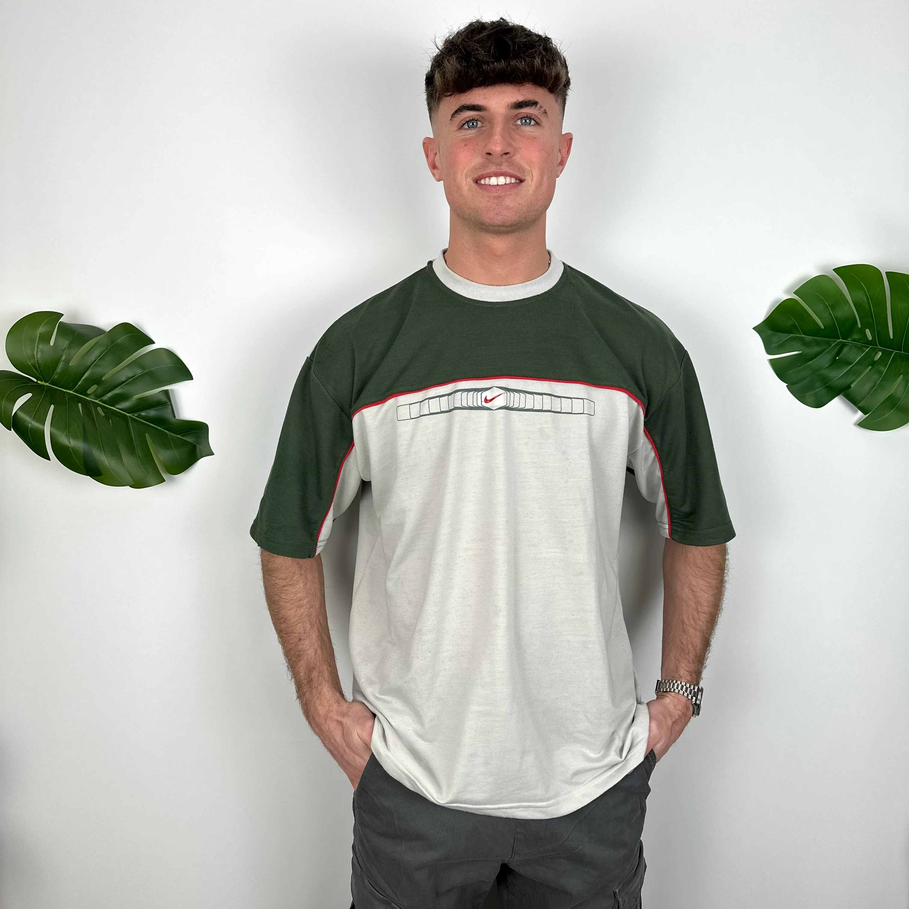 Nike Grey & Green Swoosh T Shirt (L) - Image 3
