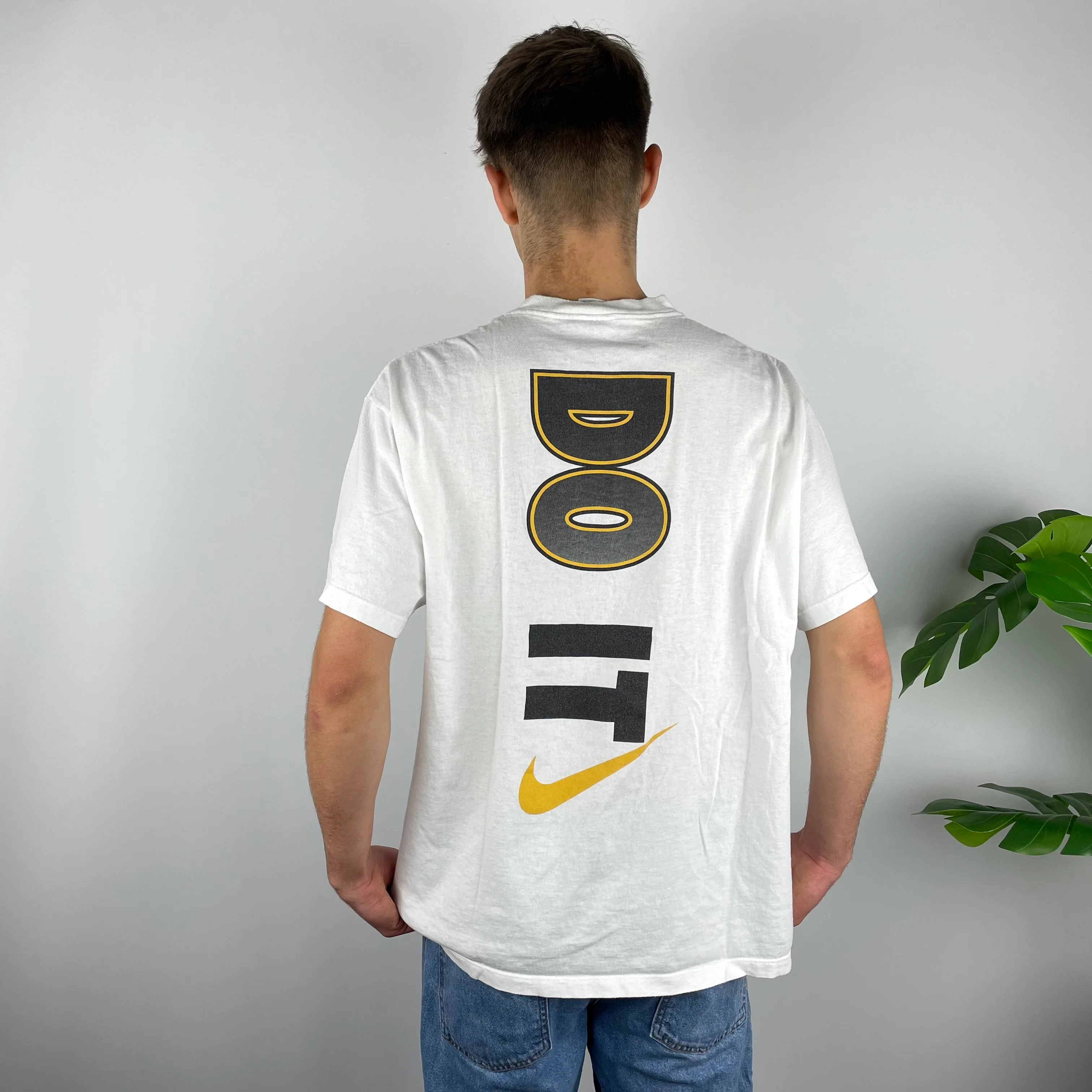 Nike Just Do It RARE White Graphic Spell Out T Shirt (L) - Image 4