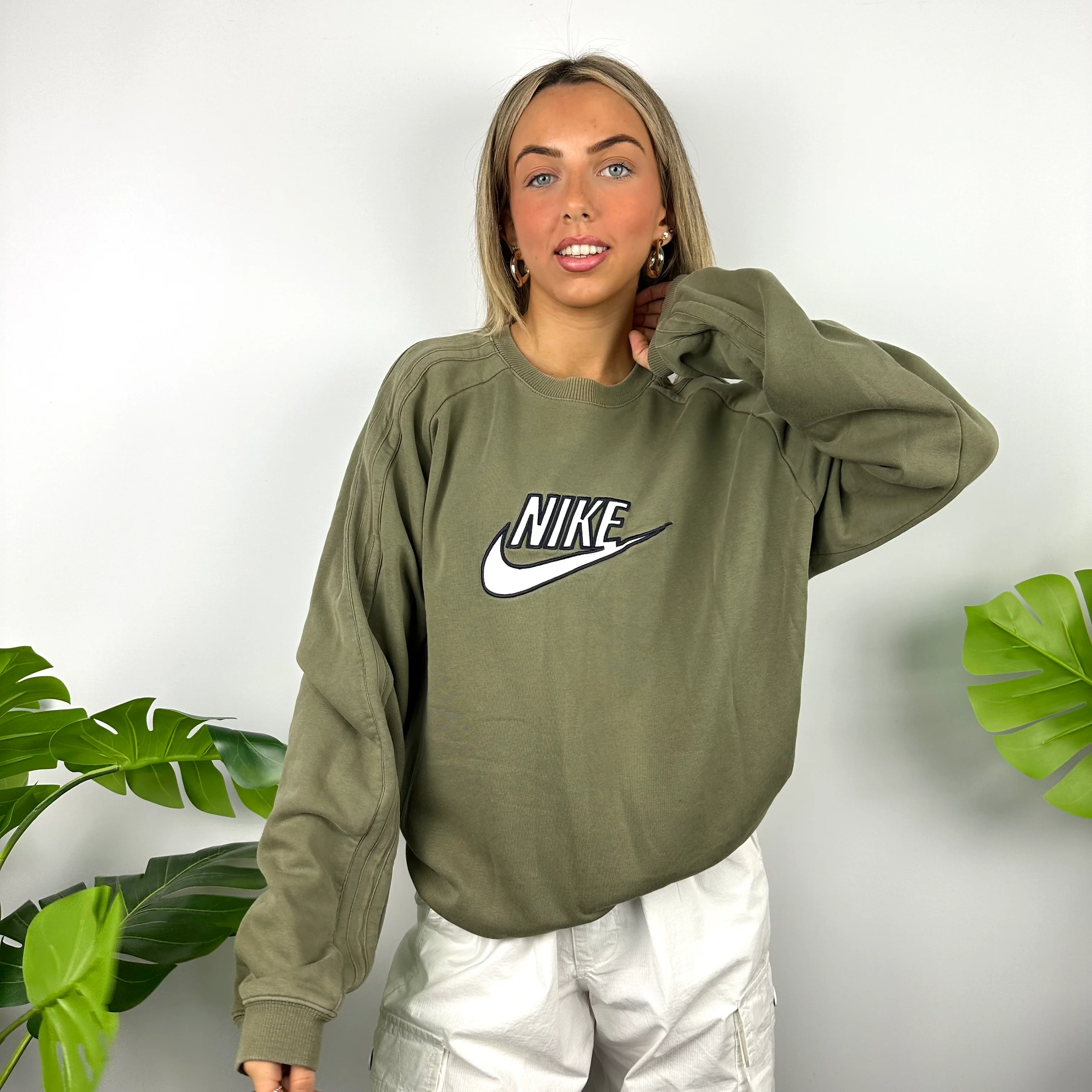 Nike Khaki Green Embroidered Spell Out Sweatshirt (XL) - Image 3